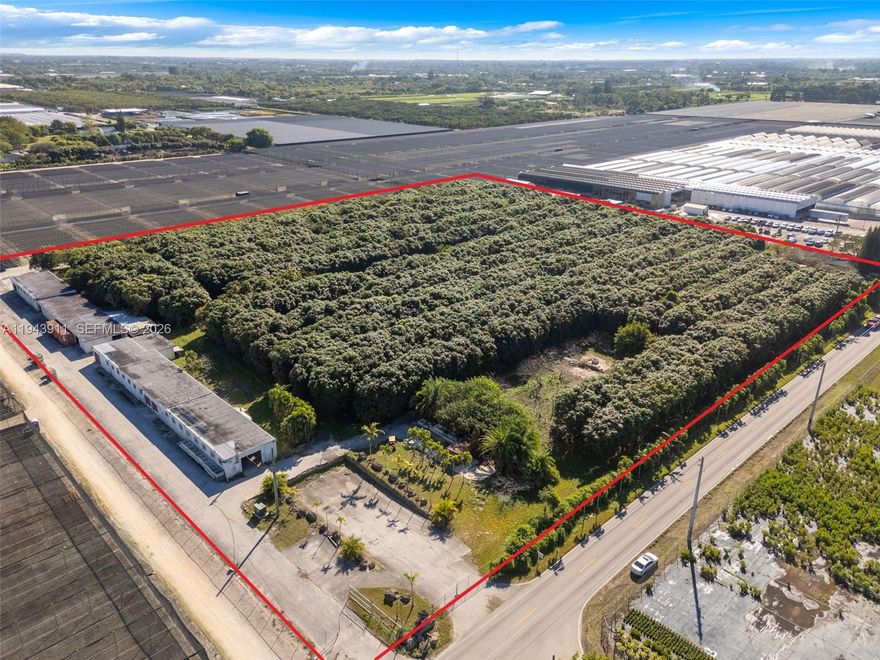 FOR RENT.....13,000 SQUARE FOOT CURRENT USE AS PACKING HOUSE W EQUIPMENT. IDEAL FOR STORAGE /PARTIES OR CONTINUED USE AS A PACKING HOUSE/ 8 ACRES OF TOMMY ATKINS MANGOS ON 9 +ACRES....LOADING DOCK IS DECK HEIGHT. EXECUTIVE OFFICES, 2 BATHS, 2 HUGE CBS BUILDINGS WITH 2 COOLERS...YOU CAN DRIVE EQUIPMENT/ CARS INSIDE. THEY ARE OLDER SOLID CBS CONSTRUCTION ...IMPRESSIVE.EACH BLDG IS OVER 6500 EACH. BOTH HAVE A COOLER. FENCED AND GATED. SO MANY OPTIONS OTHER THAN PACKING HOUSE. CALL FOR VIEWING AN EASY SHOW...