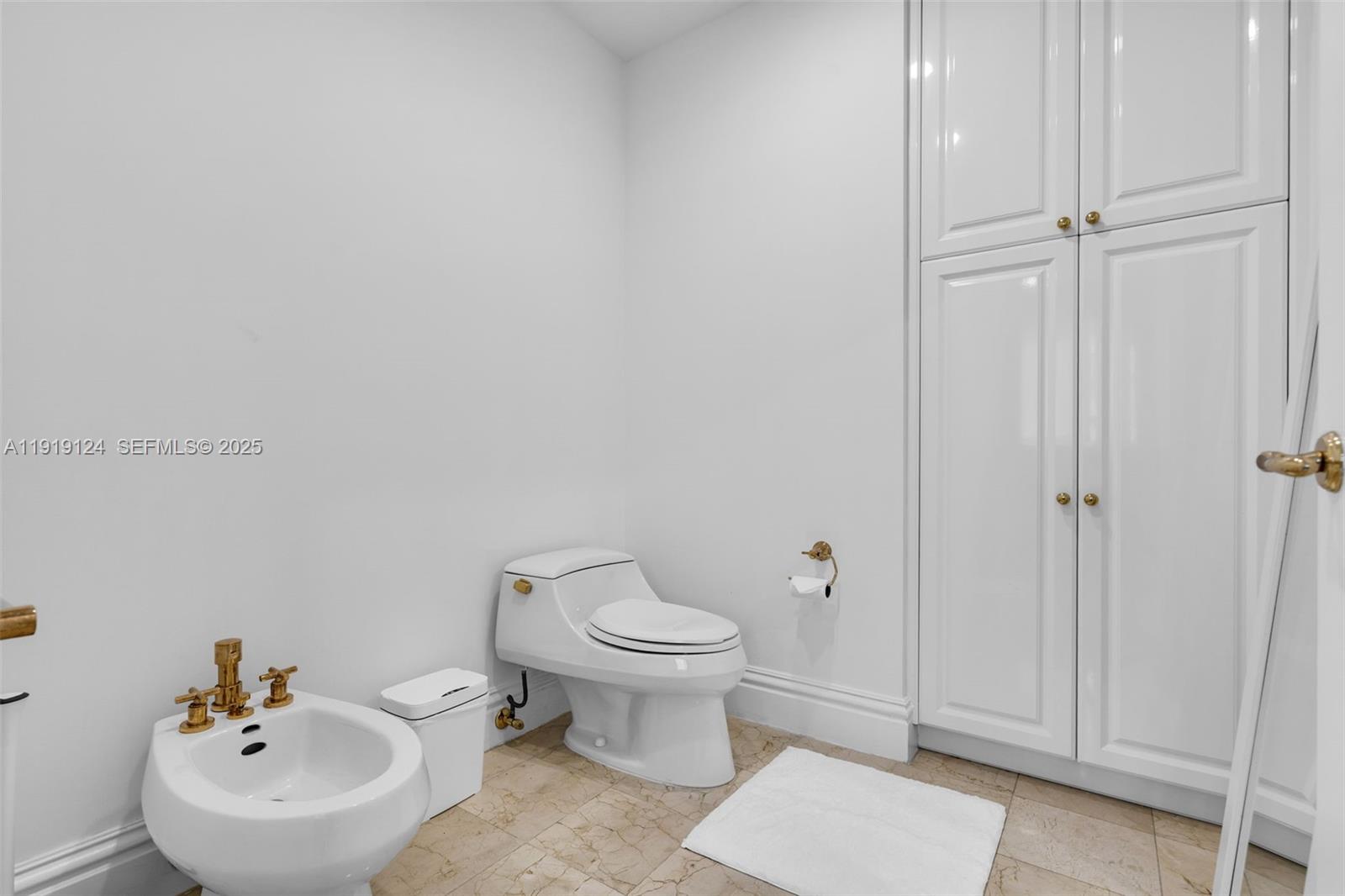 10295 COLLINS AVE RESDNTA - Residential Lease