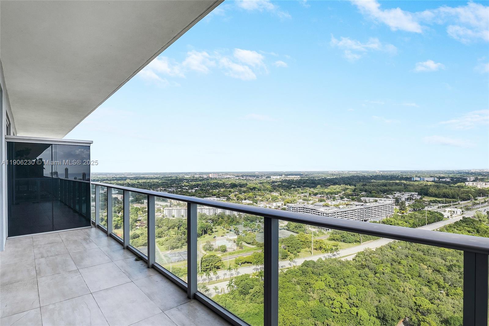 THE HARBOUR NORTH CONDO - Residential