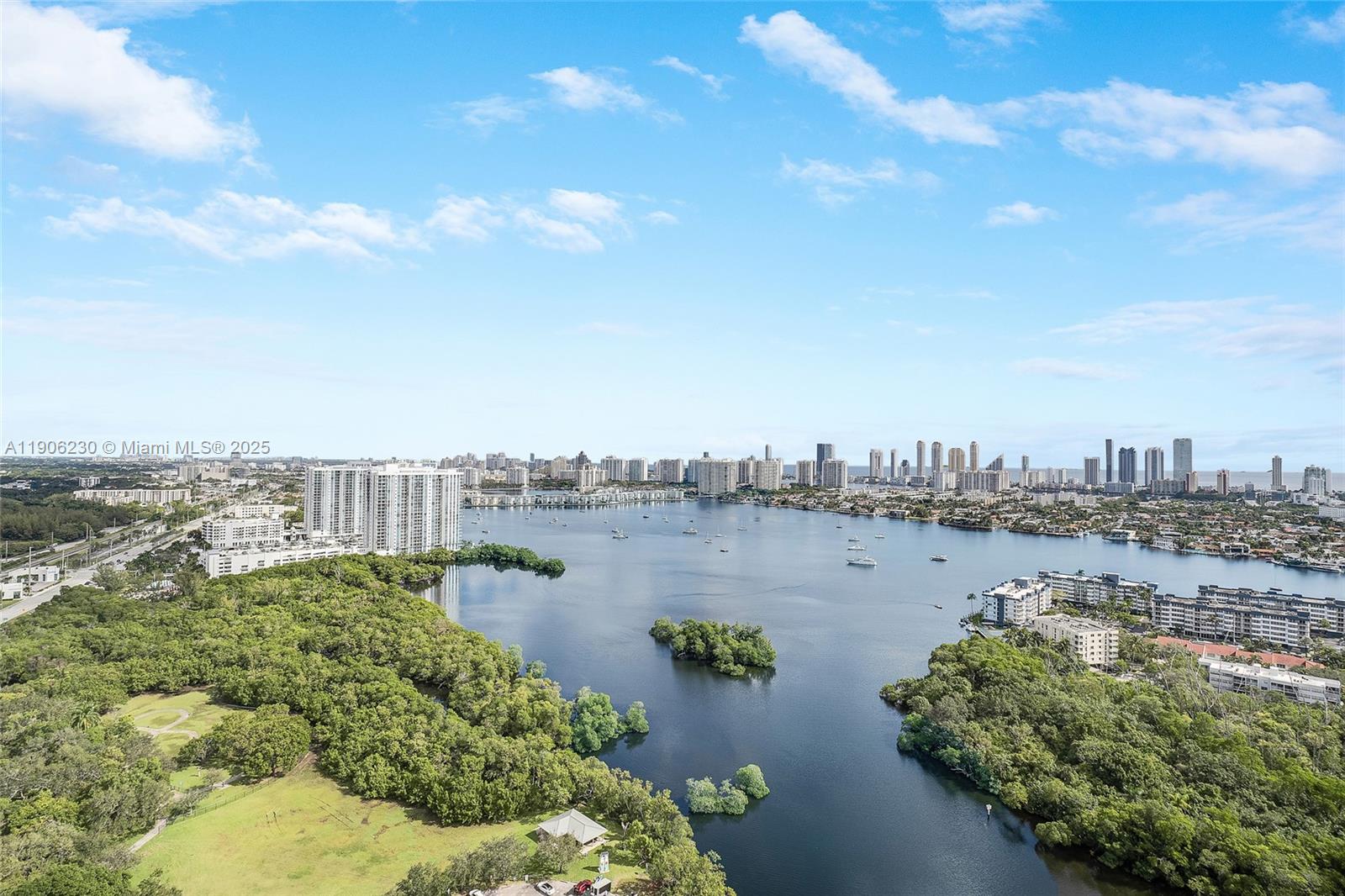 THE HARBOUR NORTH CONDO - Residential