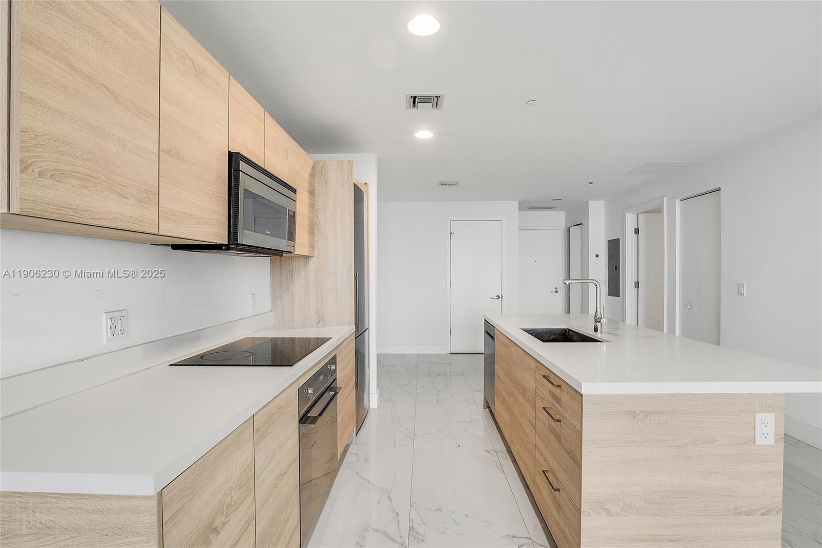 THE HARBOUR NORTH CONDO - Residential