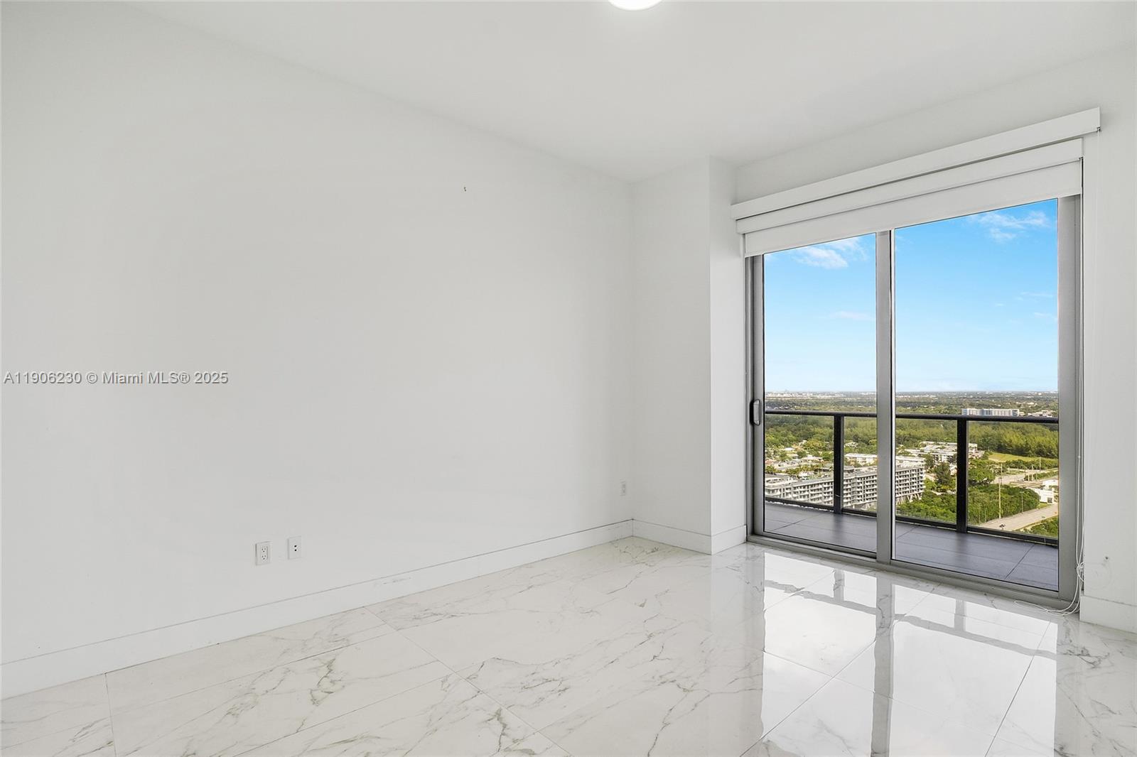 THE HARBOUR NORTH CONDO - Residential