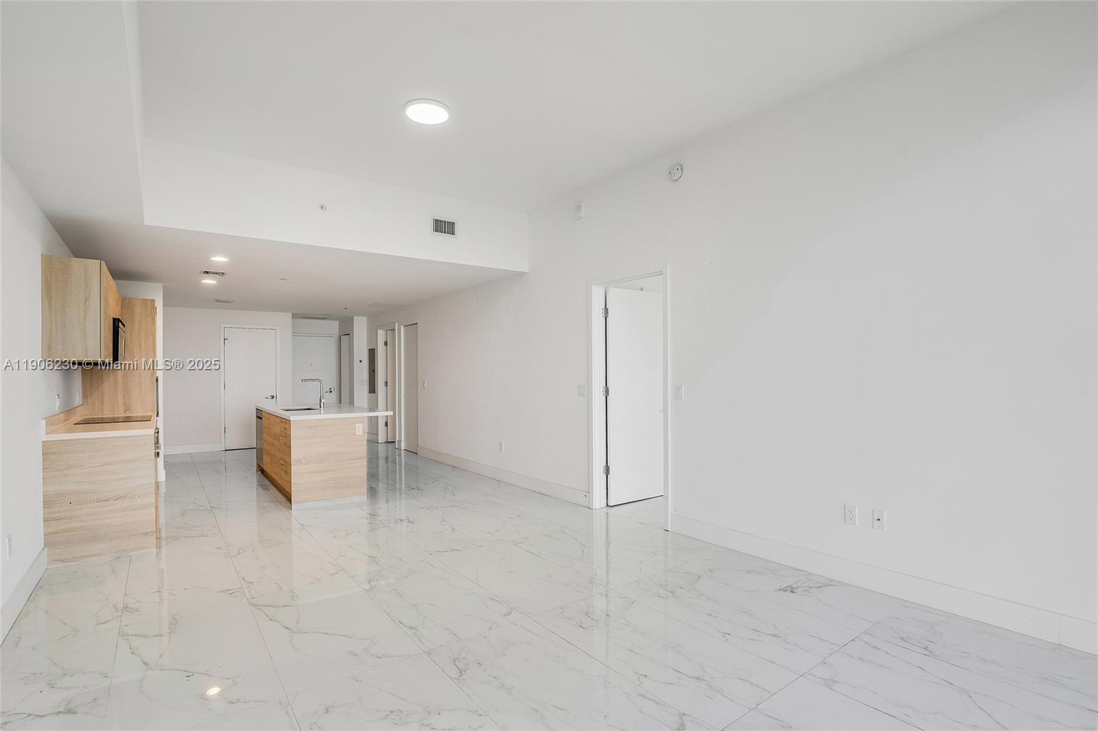 16385 Biscayne Blvd 3202