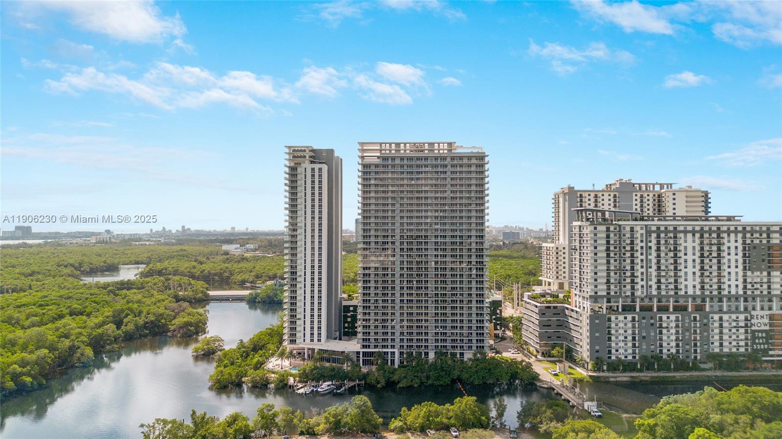 THE HARBOUR NORTH CONDO - Residential