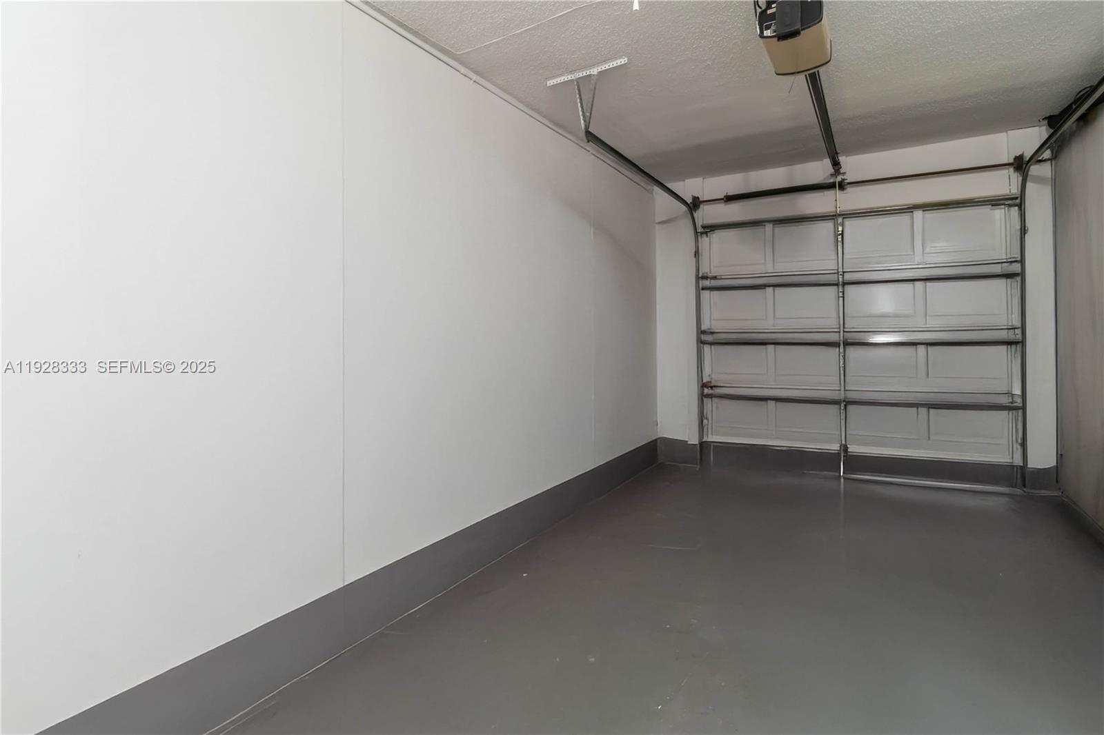 EMERALD OAKS 17 CONDO - Residential Lease