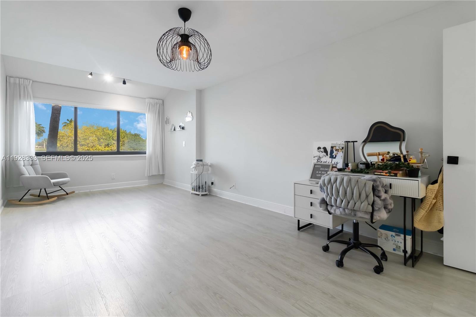 EMERALD OAKS 17 CONDO - Residential Lease