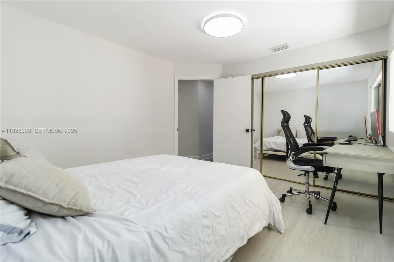 EMERALD OAKS 17 CONDO - Residential Lease