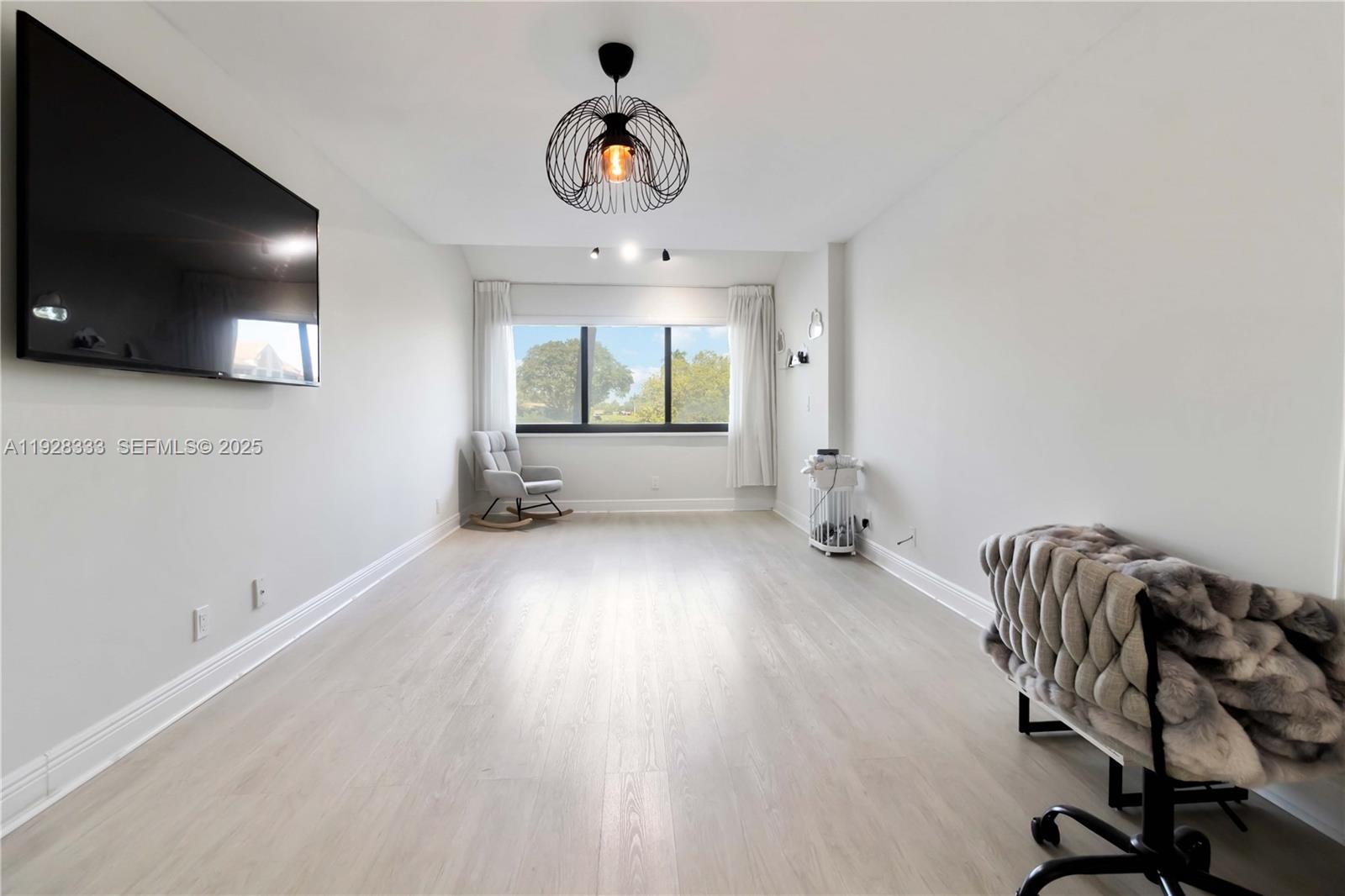 EMERALD OAKS 17 CONDO - Residential Lease