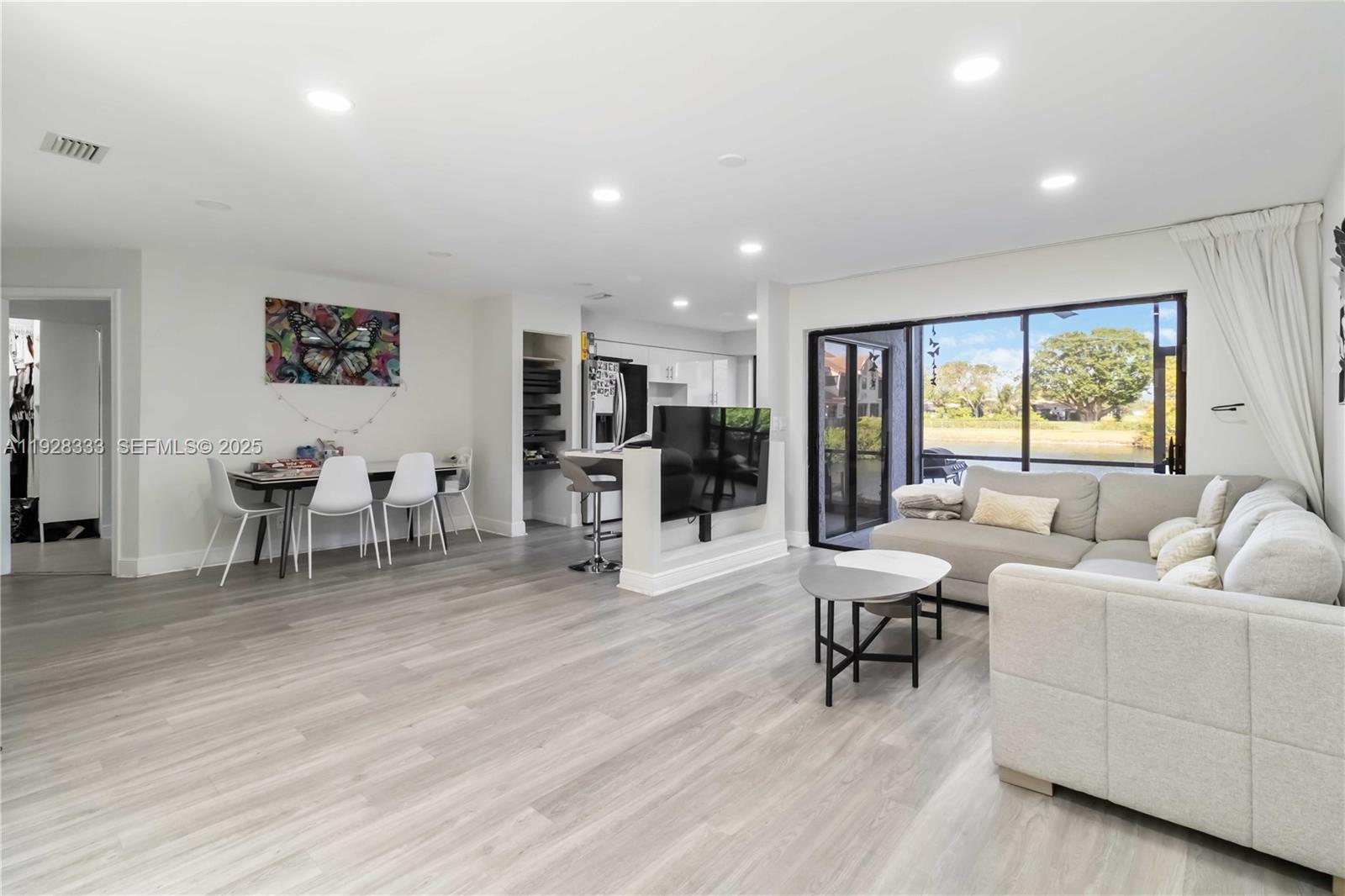 EMERALD OAKS 17 CONDO - Residential Lease