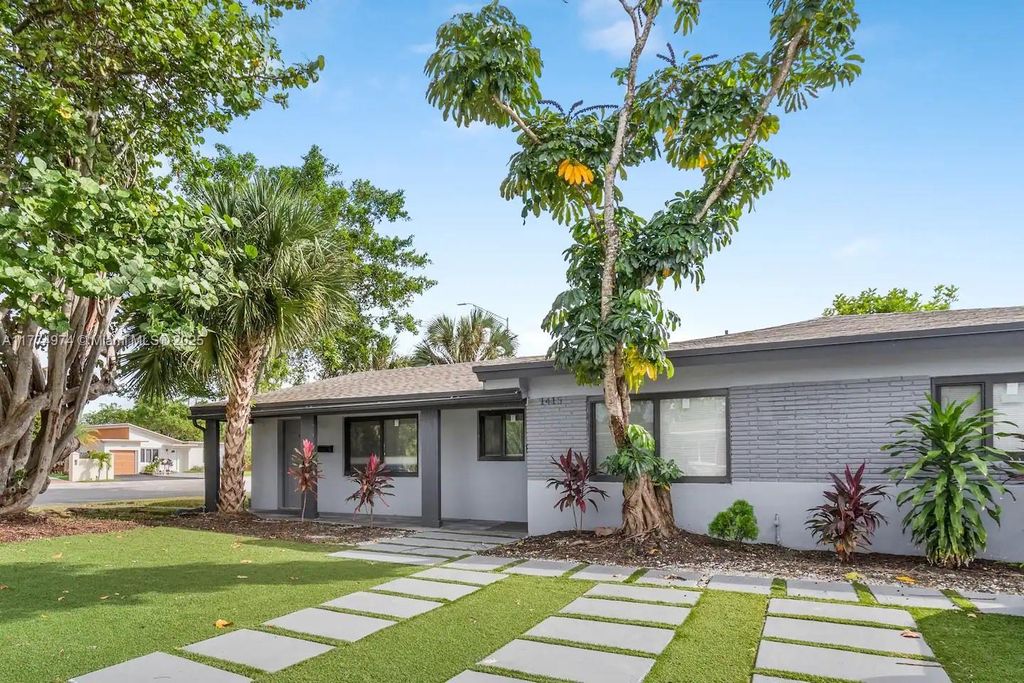 Photo of 1413 NE 15th Ave, Fort Lauderdale, FL 33304 (MLS # A11774974)