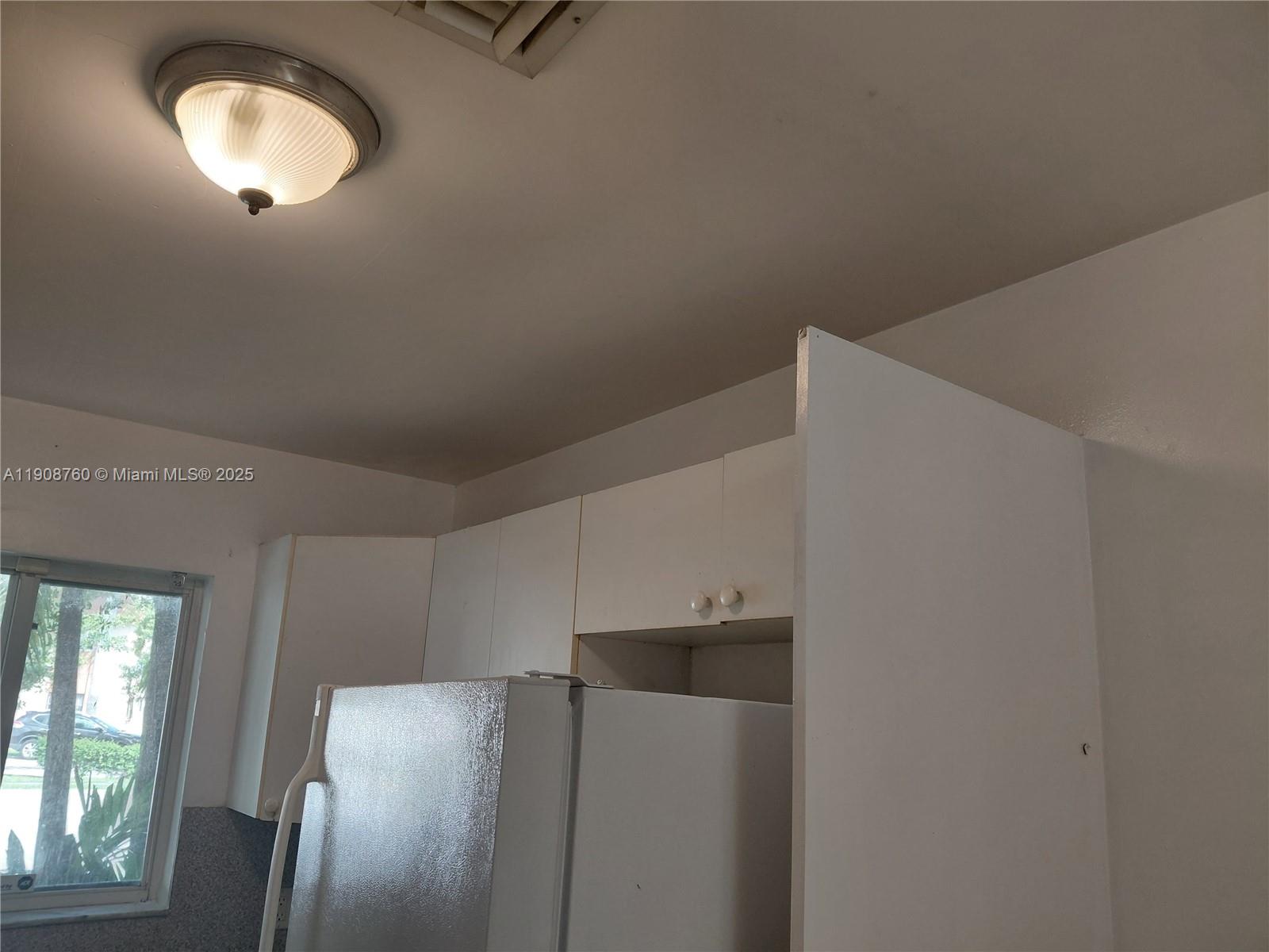 MEMORIAL VILLAS CONDO - Residential Lease