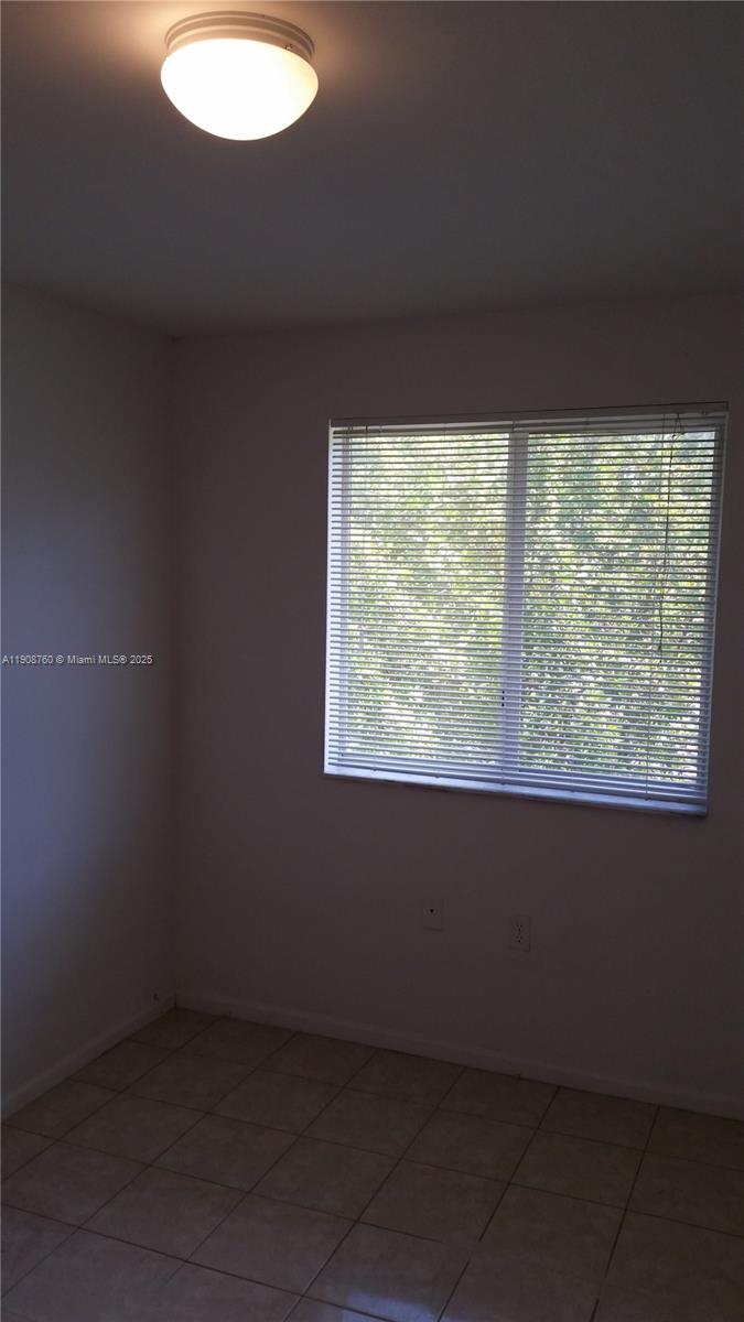 MEMORIAL VILLAS CONDO - Residential Lease