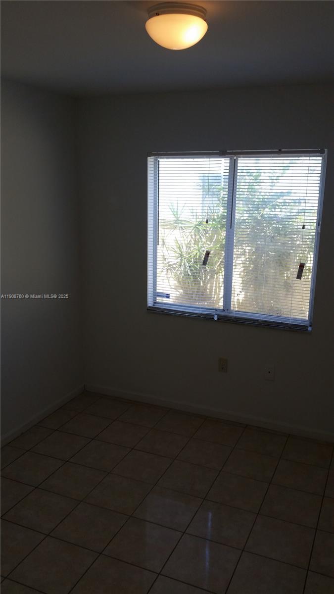 MEMORIAL VILLAS CONDO - Residential Lease