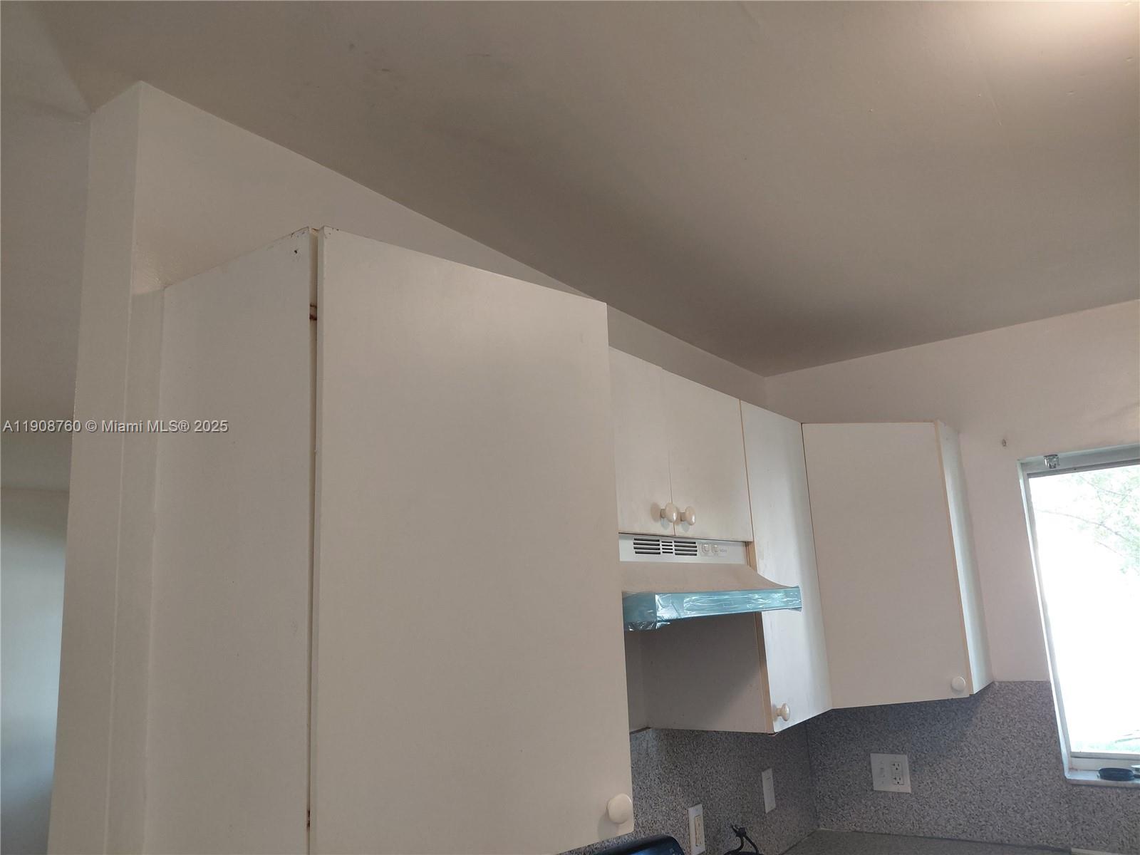 MEMORIAL VILLAS CONDO - Residential Lease