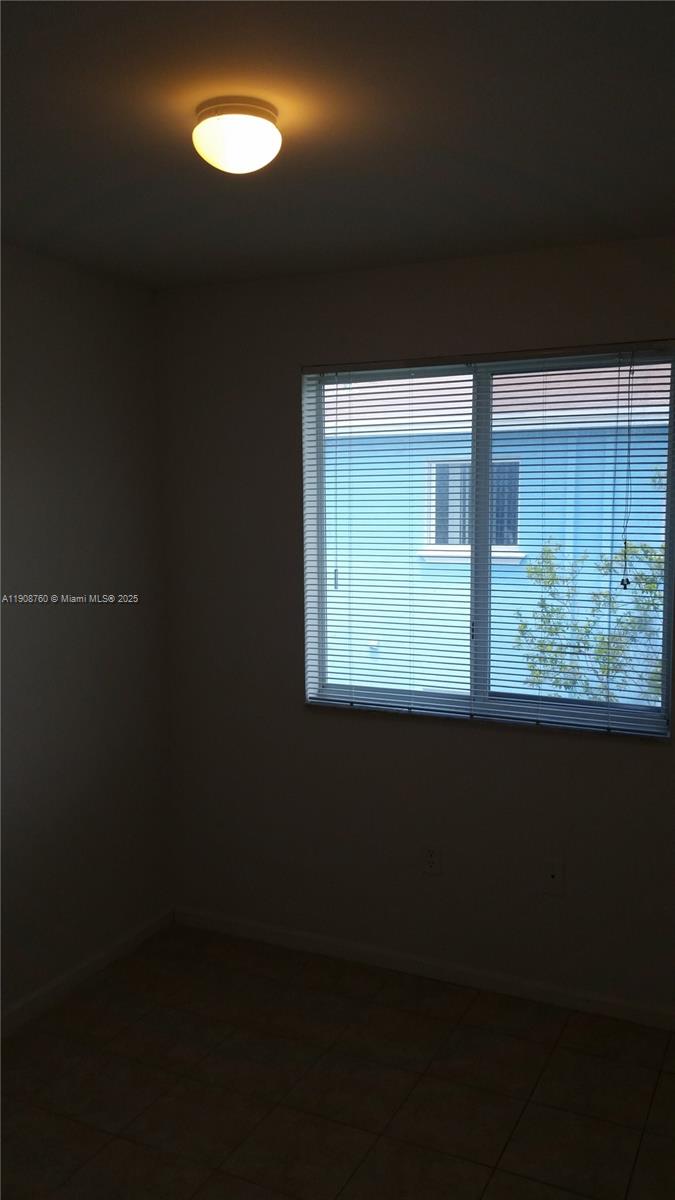 MEMORIAL VILLAS CONDO - Residential Lease