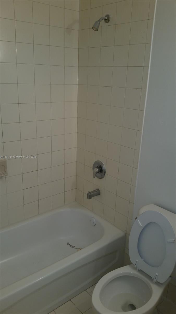 MEMORIAL VILLAS CONDO - Residential Lease