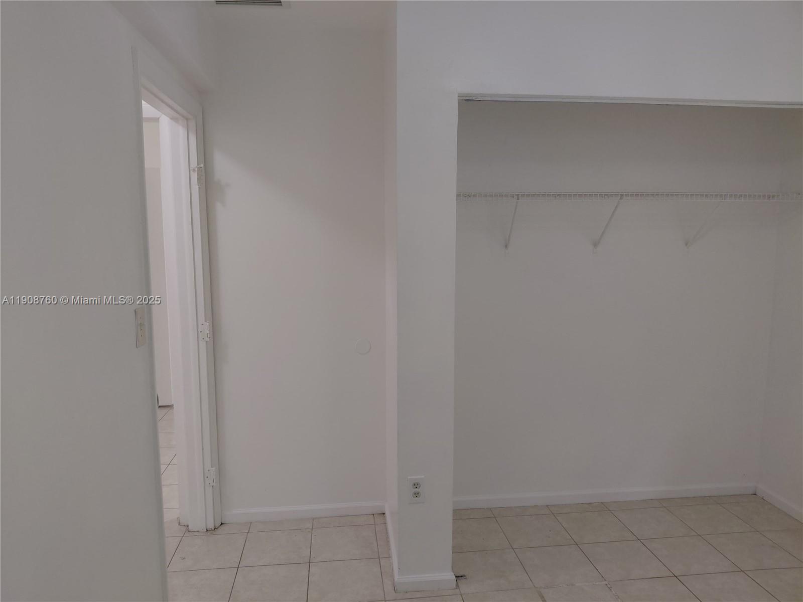 MEMORIAL VILLAS CONDO - Residential Lease