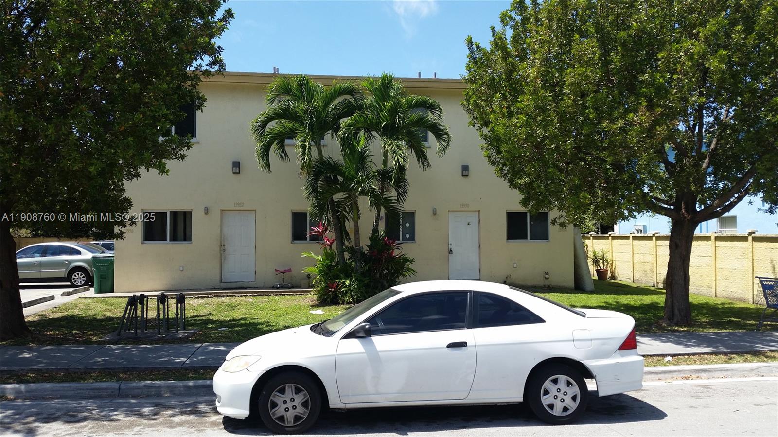 MEMORIAL VILLAS CONDO - Residential Lease