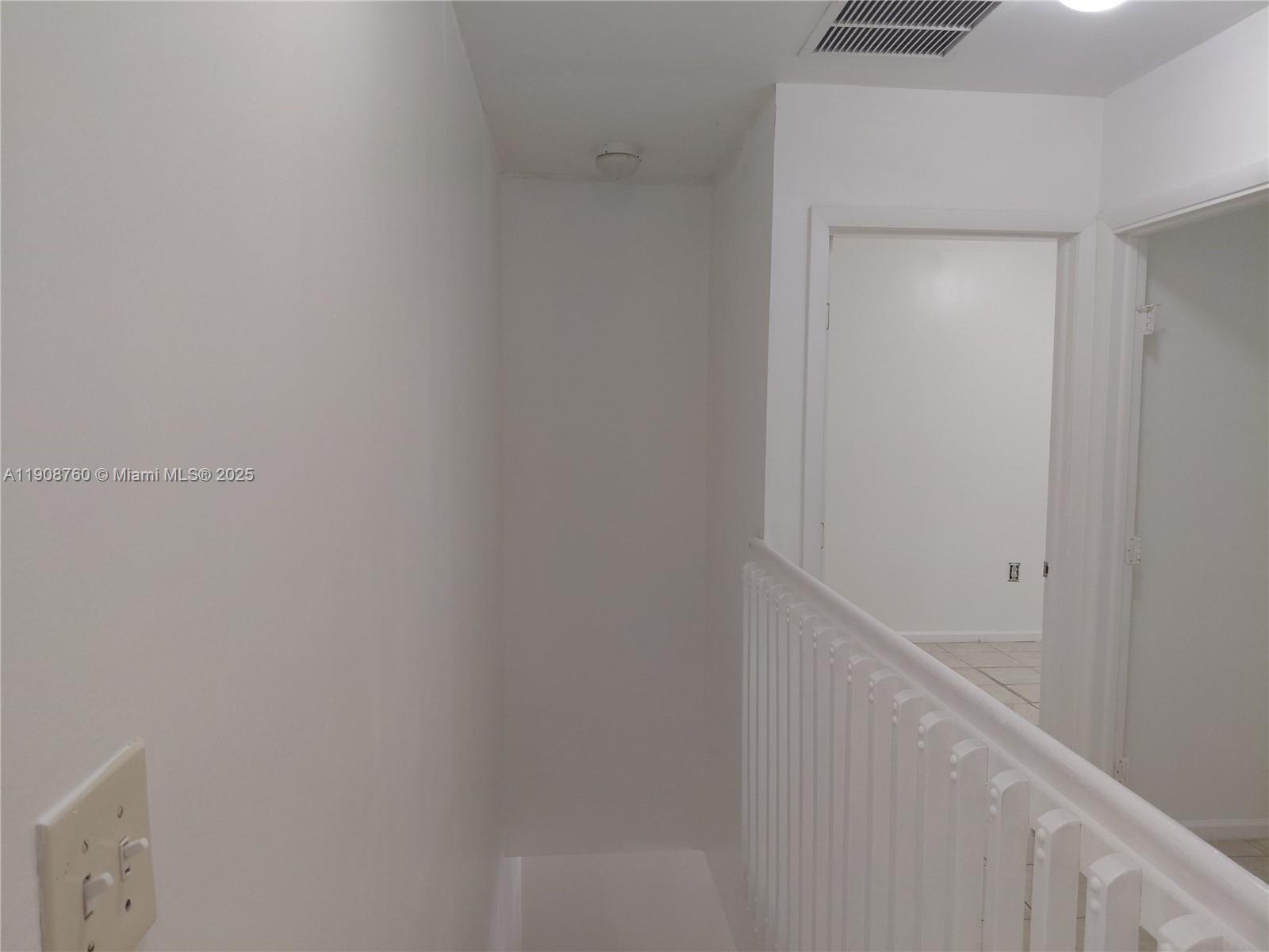 MEMORIAL VILLAS CONDO - Residential Lease