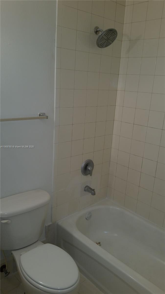 MEMORIAL VILLAS CONDO - Residential Lease