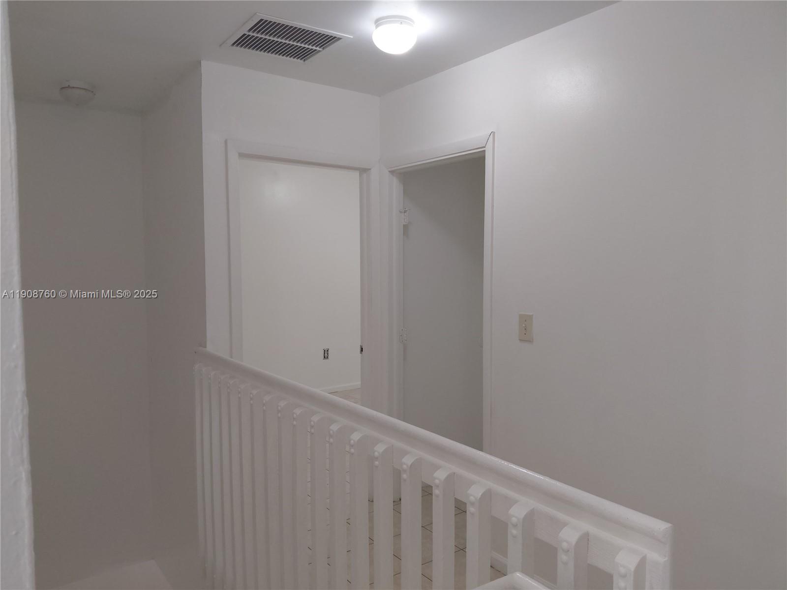 MEMORIAL VILLAS CONDO - Residential Lease