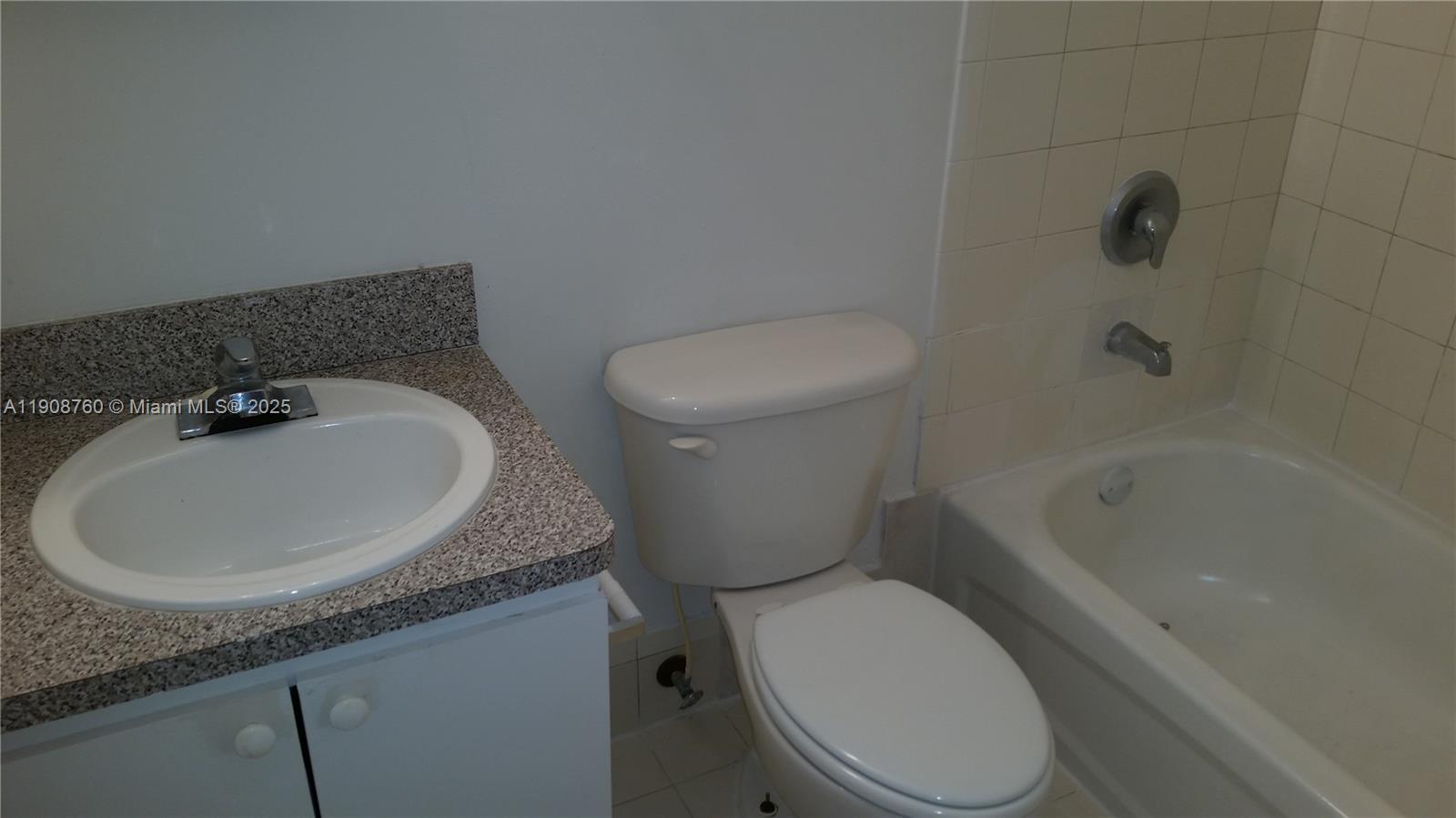 MEMORIAL VILLAS CONDO - Residential Lease