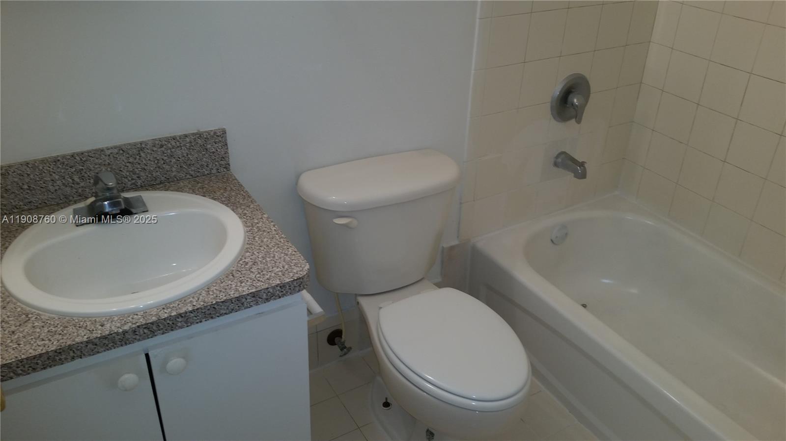 MEMORIAL VILLAS CONDO - Residential Lease