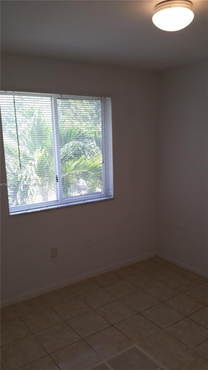 MEMORIAL VILLAS CONDO - Residential Lease
