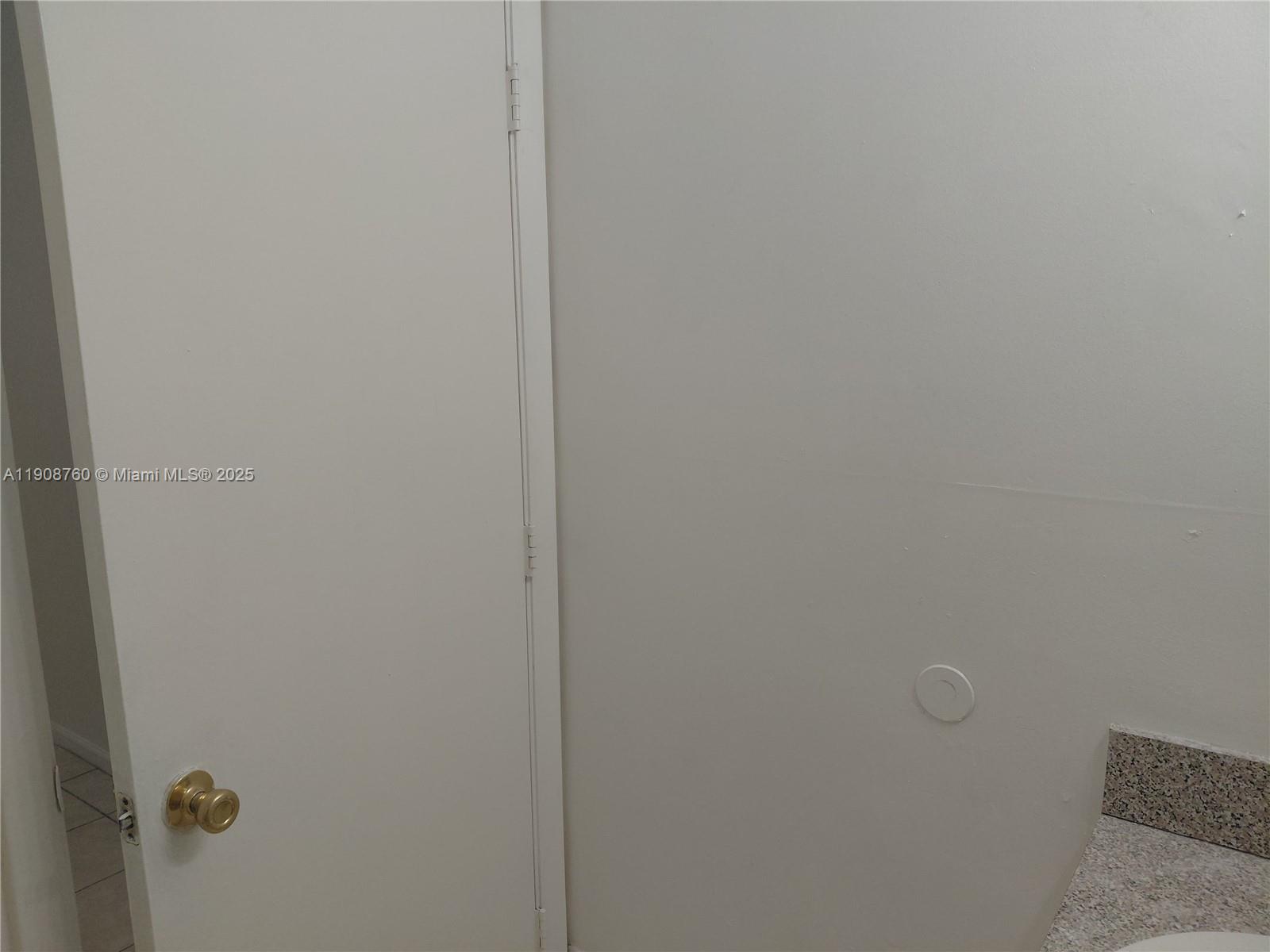 MEMORIAL VILLAS CONDO - Residential Lease