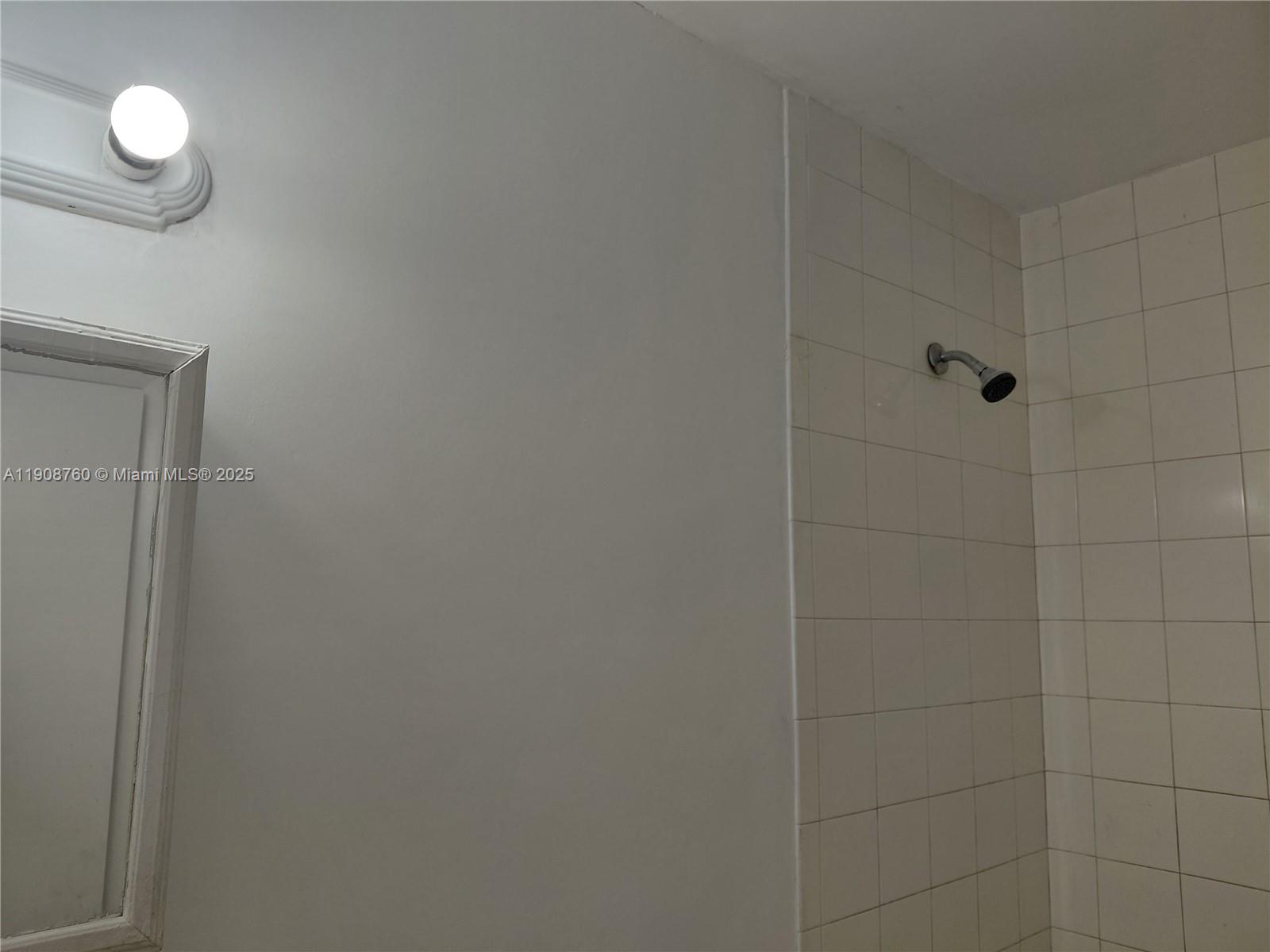 MEMORIAL VILLAS CONDO - Residential Lease