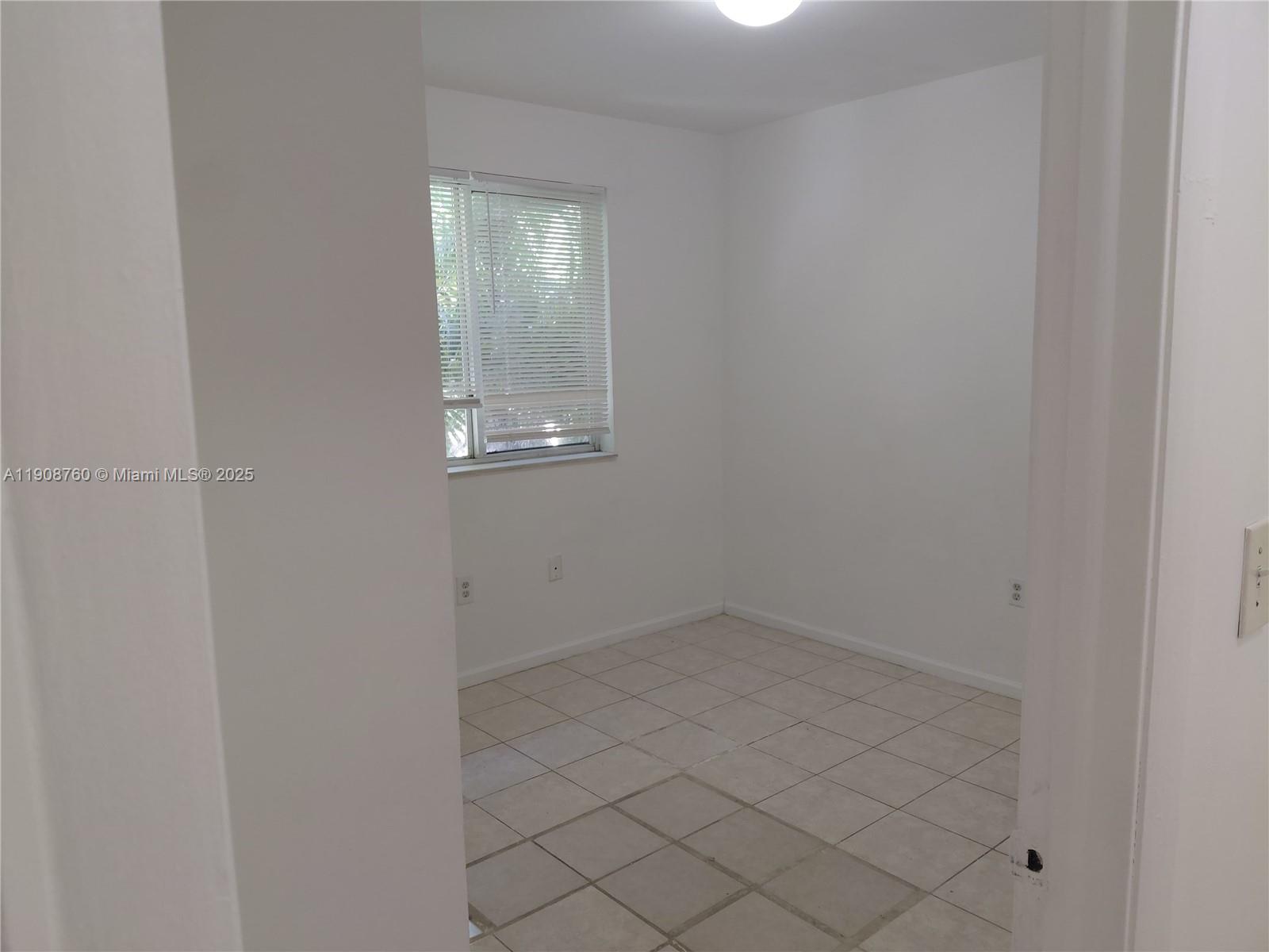 MEMORIAL VILLAS CONDO - Residential Lease