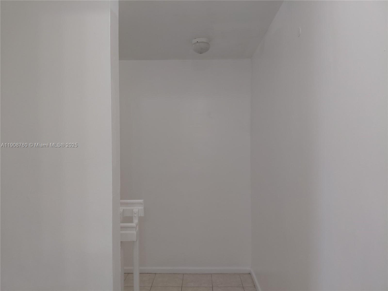 MEMORIAL VILLAS CONDO - Residential Lease