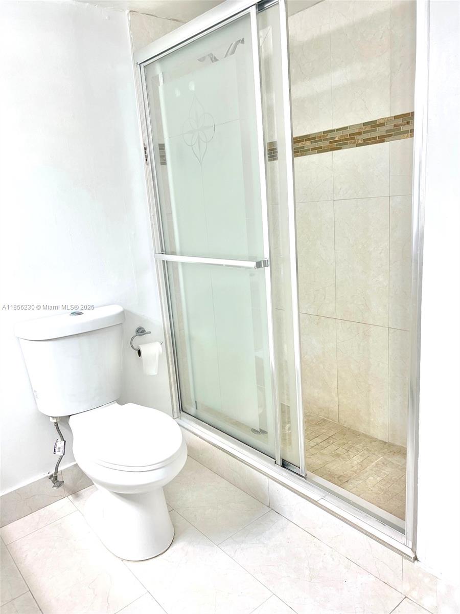 PINEBROOKE CONDO S - Residential Lease