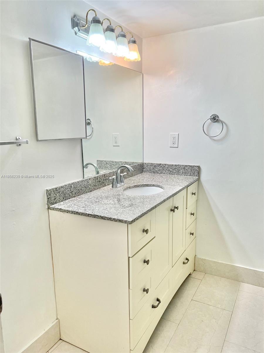 PINEBROOKE CONDO S - Residential Lease