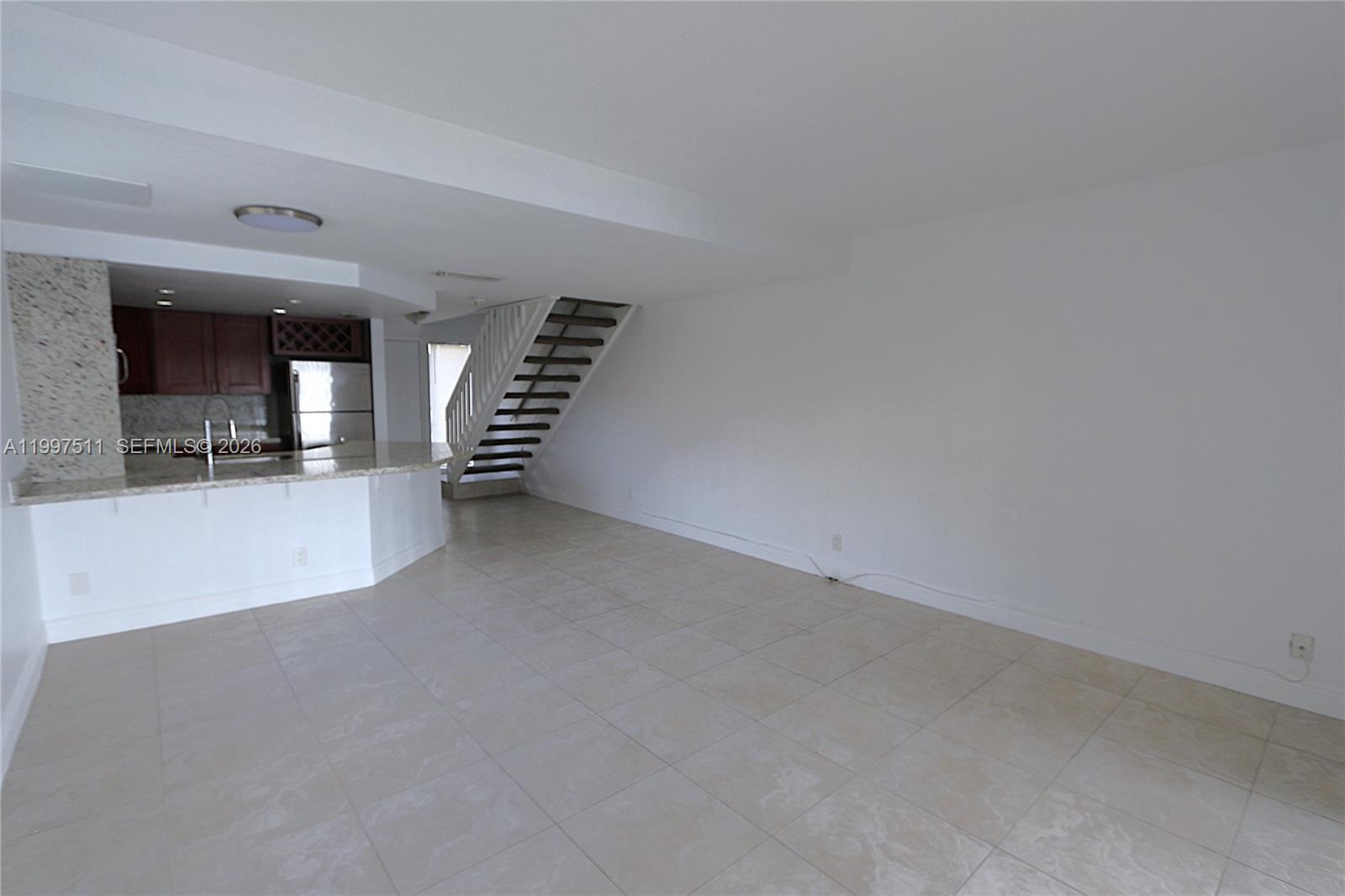 VILLAS AT LAKEVIEW CONDO - Residential Lease