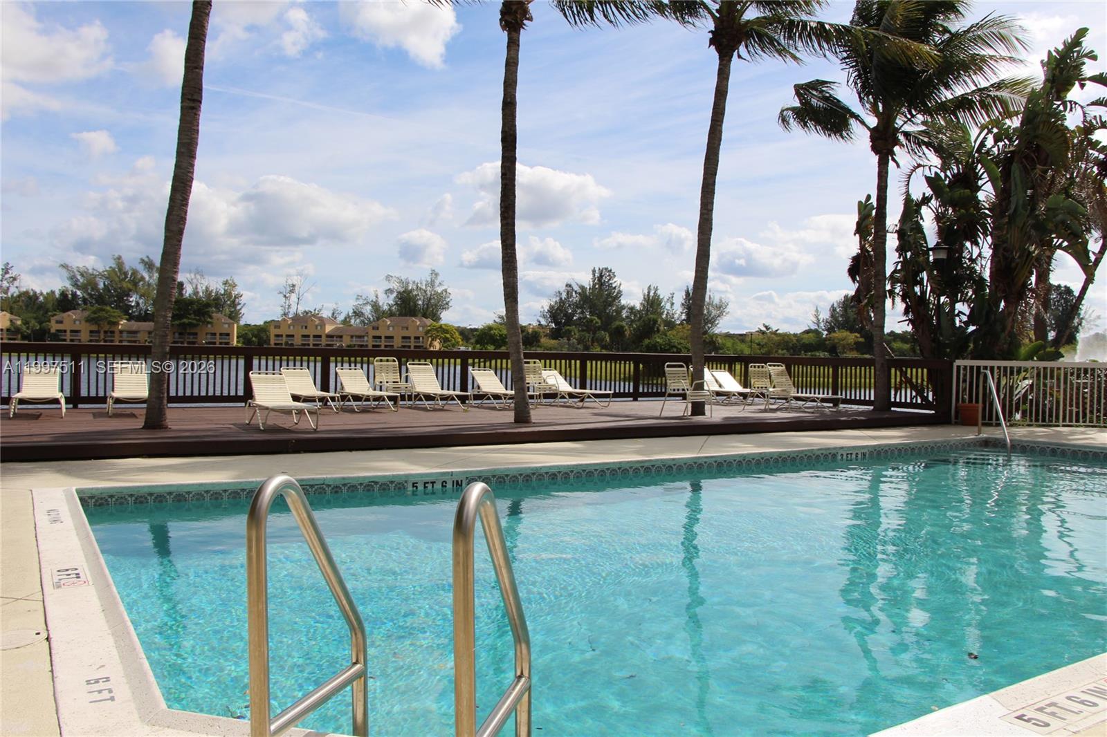 VILLAS AT LAKEVIEW CONDO - Residential Lease