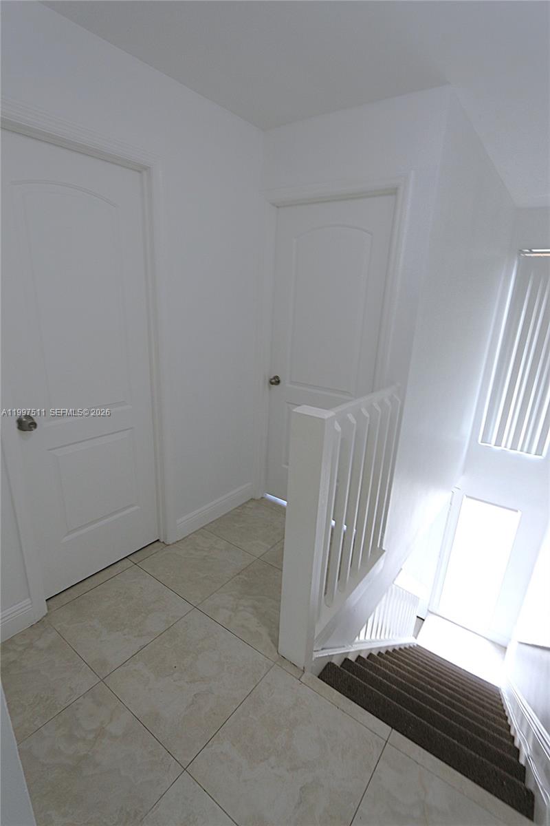 VILLAS AT LAKEVIEW CONDO - Residential Lease