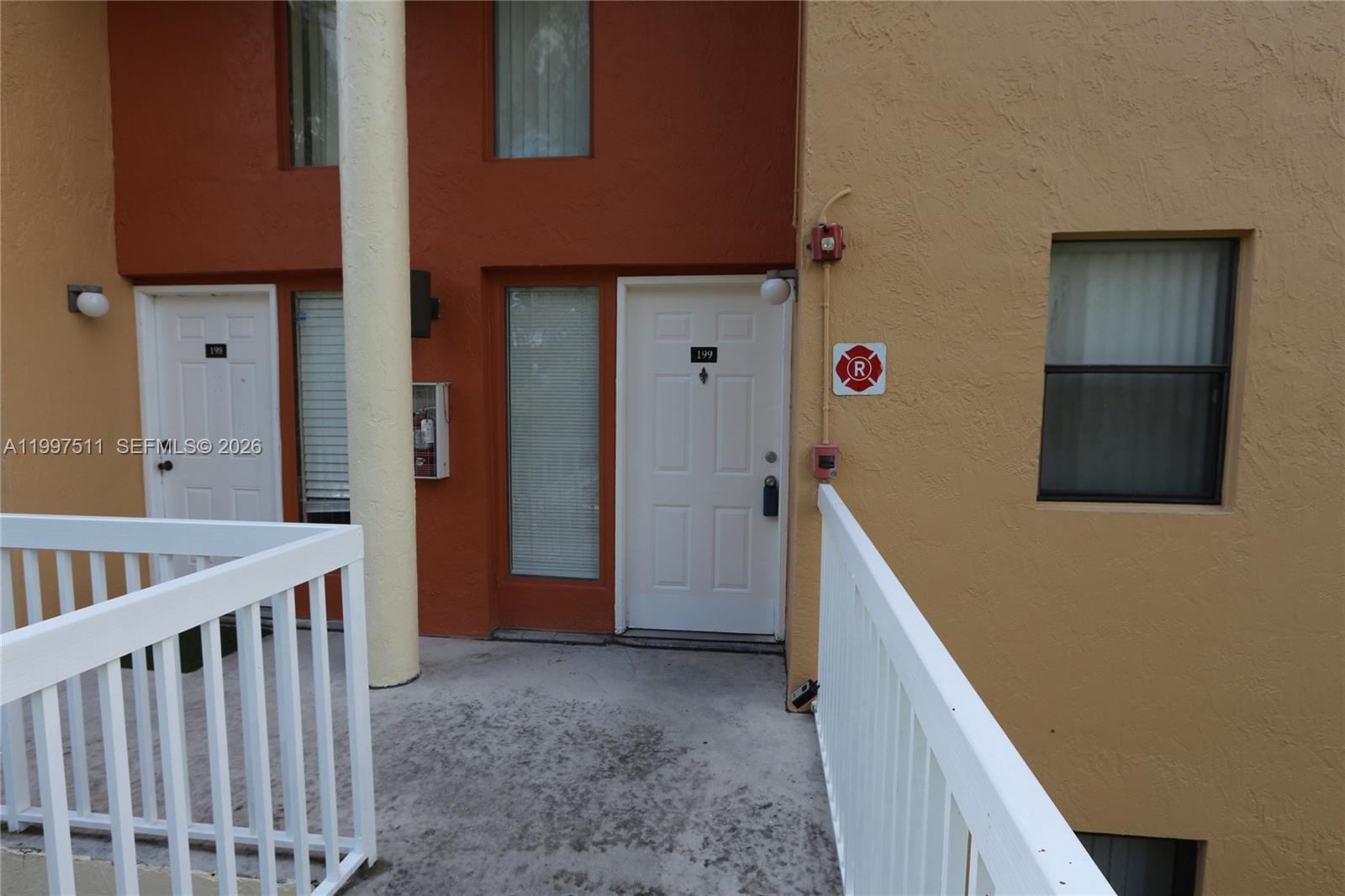 VILLAS AT LAKEVIEW CONDO - Residential Lease