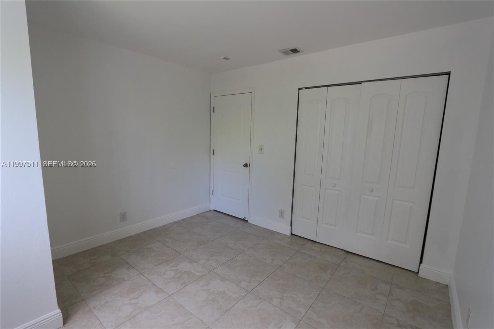 VILLAS AT LAKEVIEW CONDO - Residential Lease