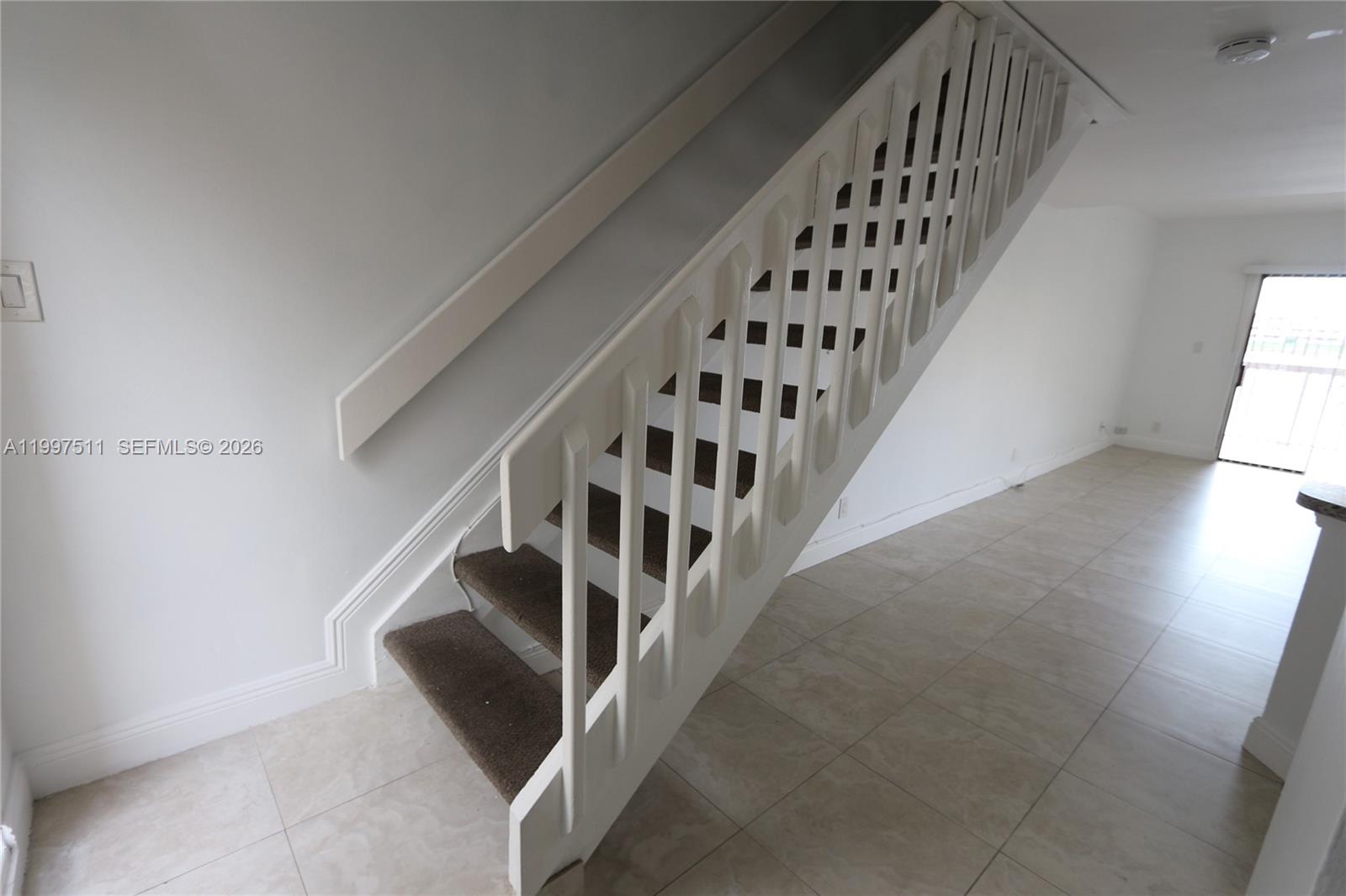 VILLAS AT LAKEVIEW CONDO - Residential Lease