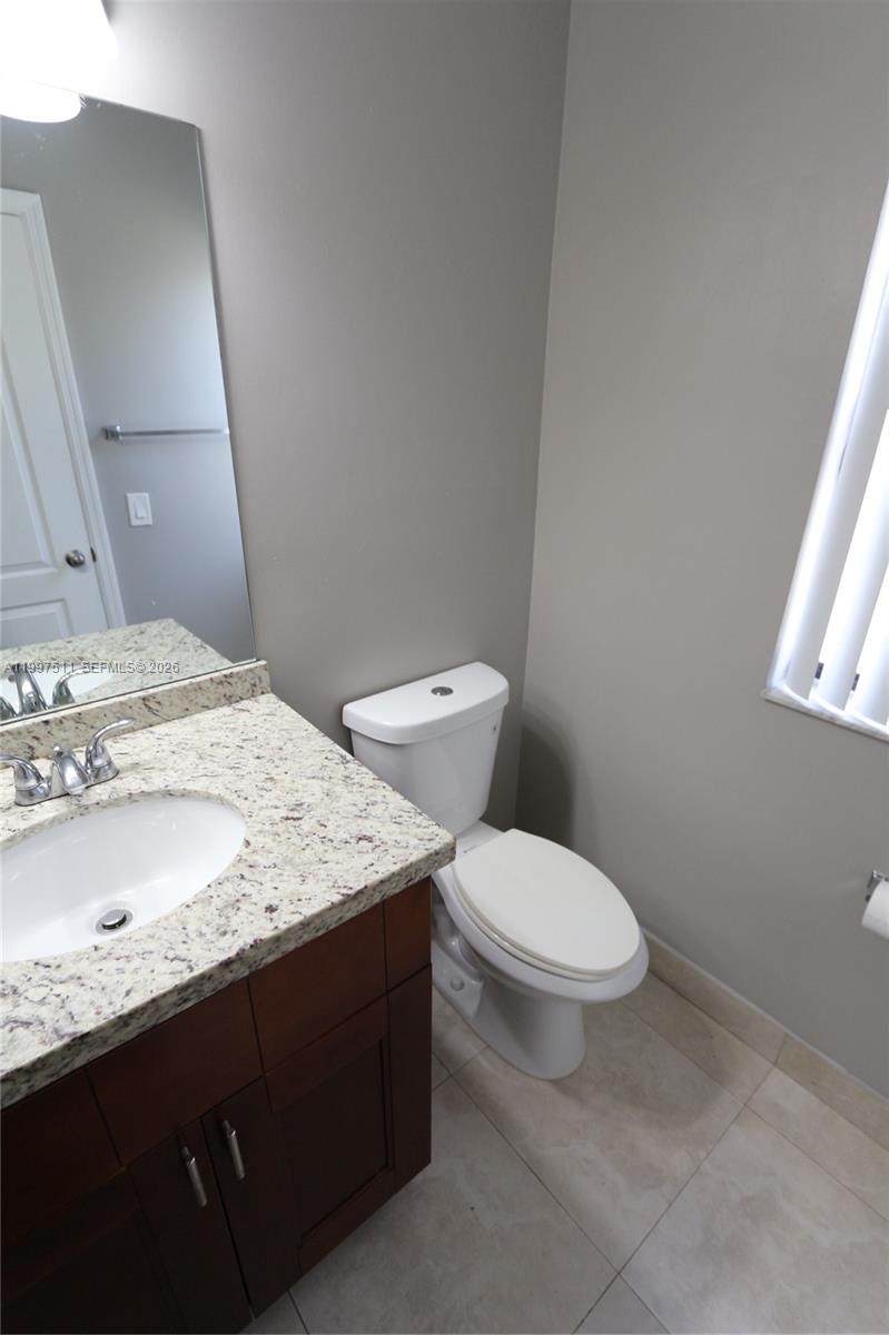 VILLAS AT LAKEVIEW CONDO - Residential Lease