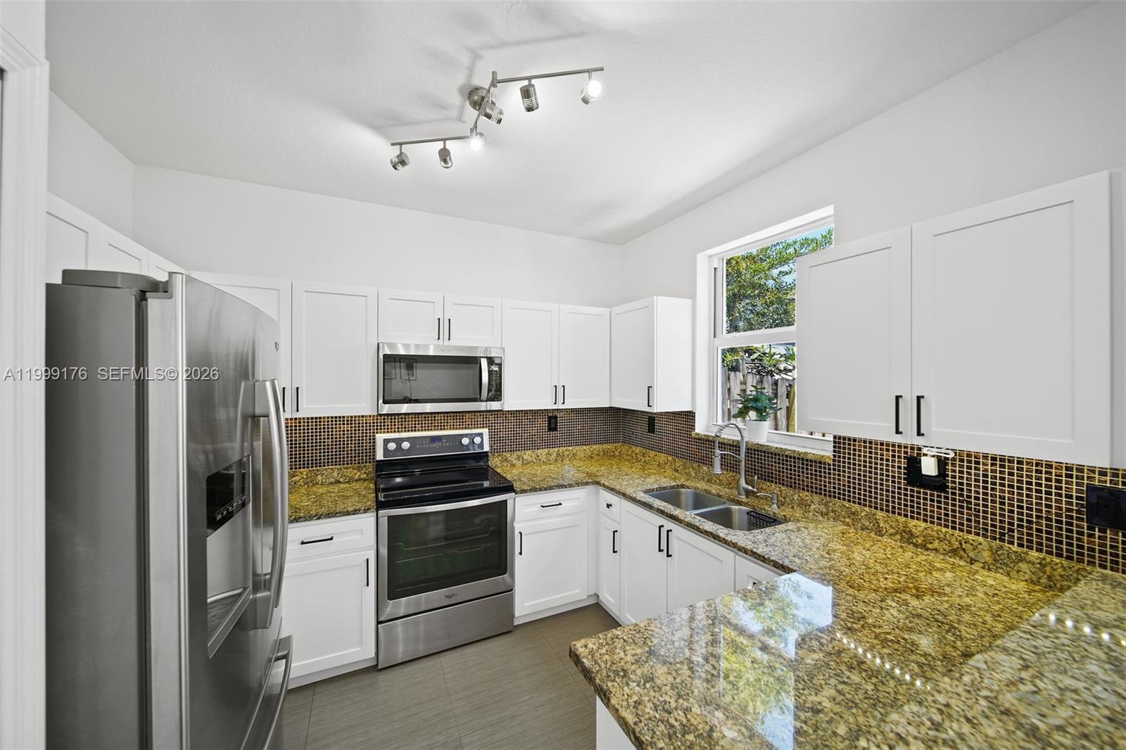 DORAL ISLES NORTH SEC TWO - Residential