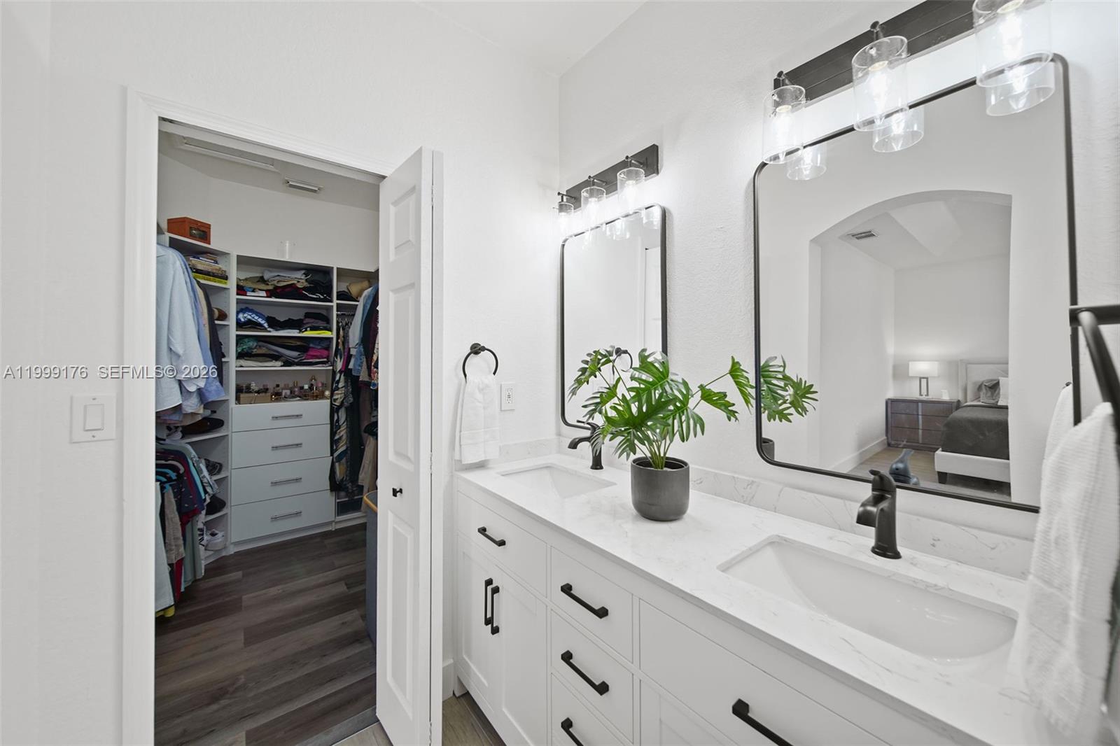 DORAL ISLES NORTH SEC TWO - Residential