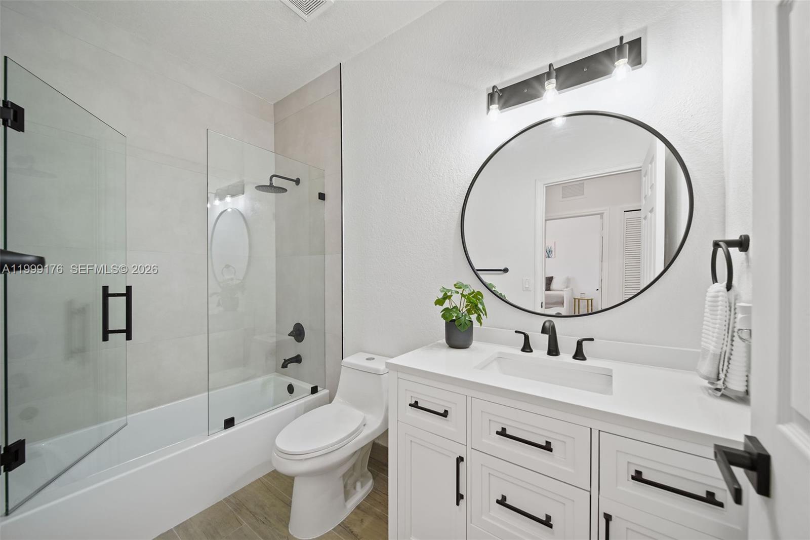 DORAL ISLES NORTH SEC TWO - Residential