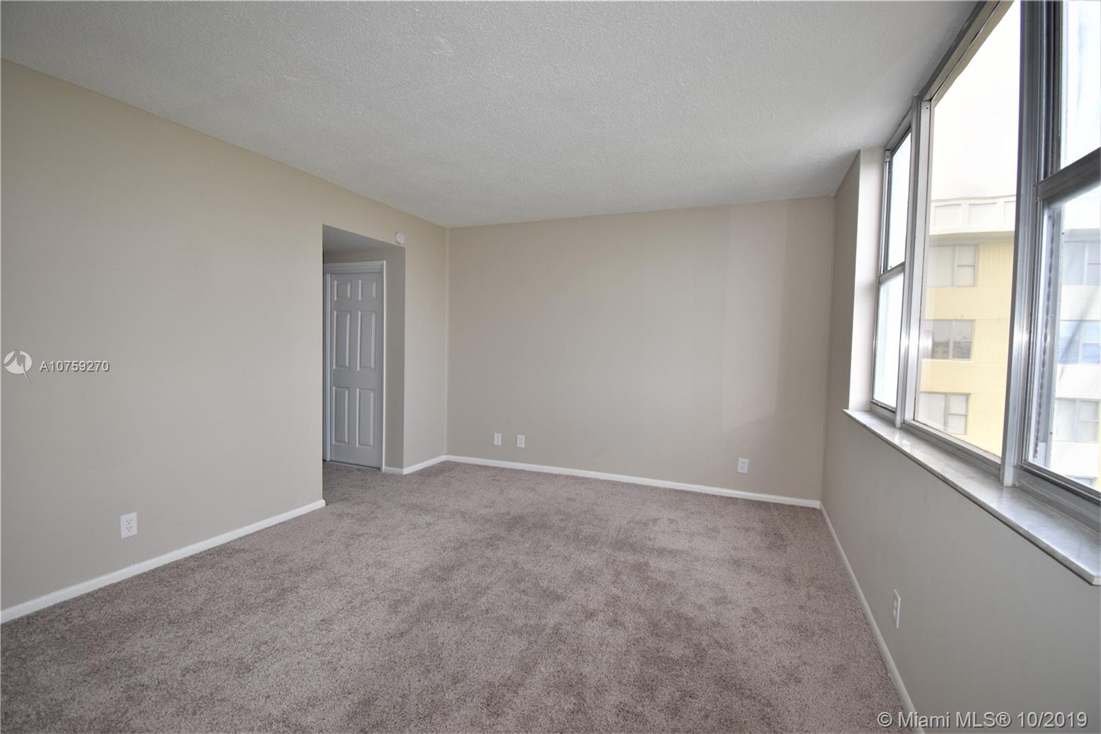 HILLCREST NO 21 CONDO - Residential