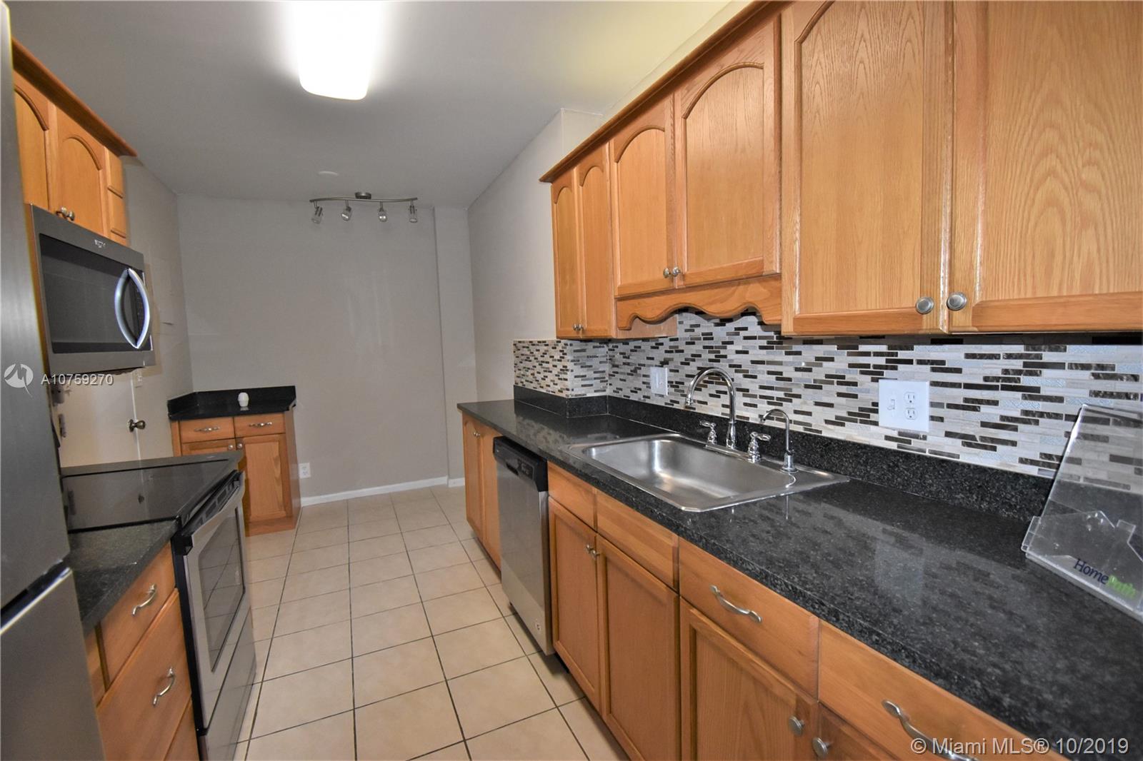 HILLCREST NO 21 CONDO - Residential