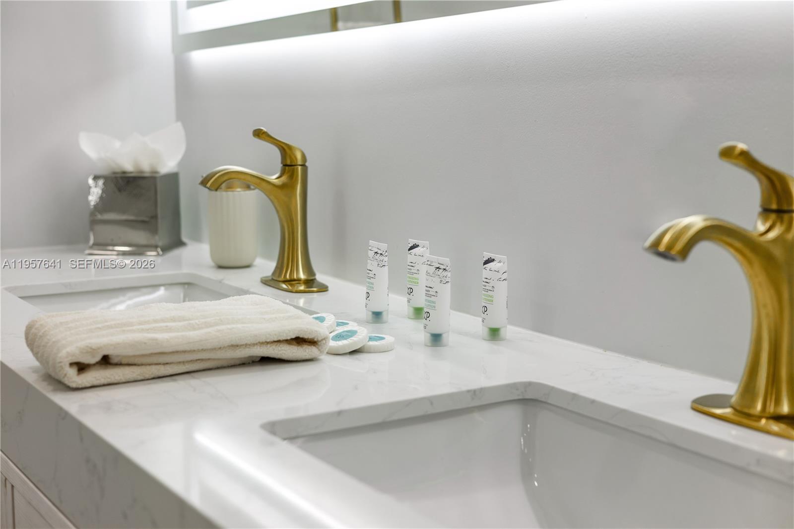 POMPANO SHORES - Residential