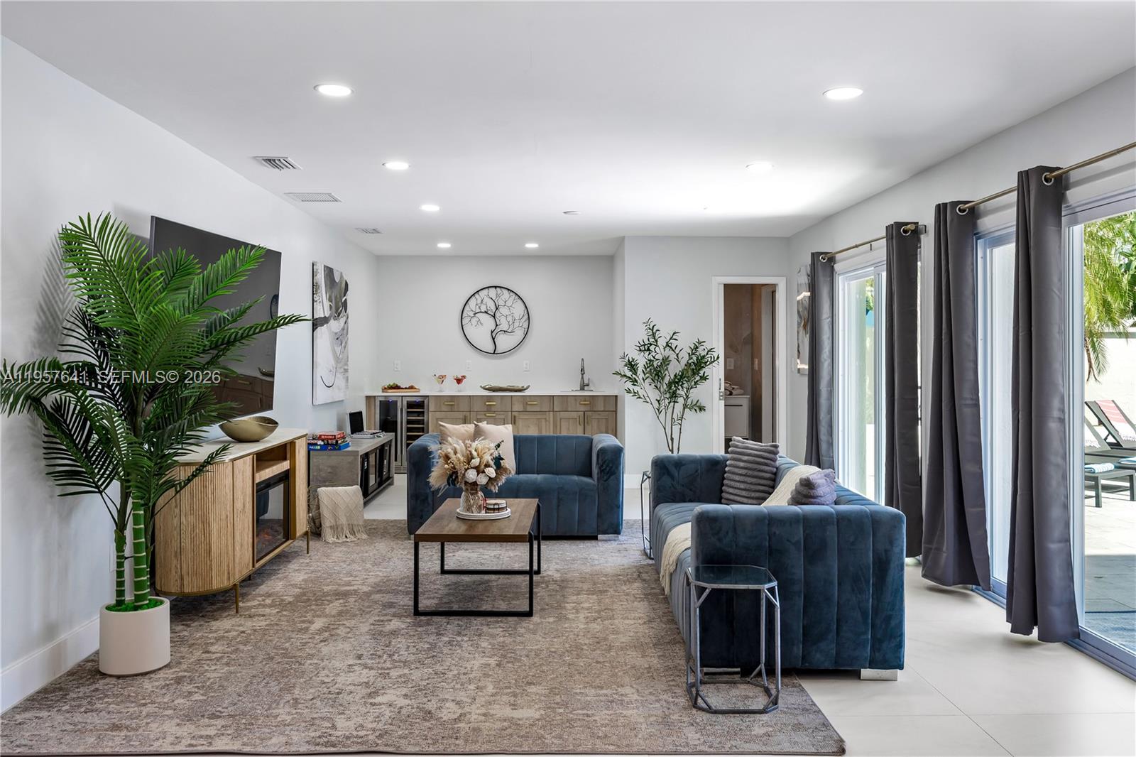 POMPANO SHORES - Residential