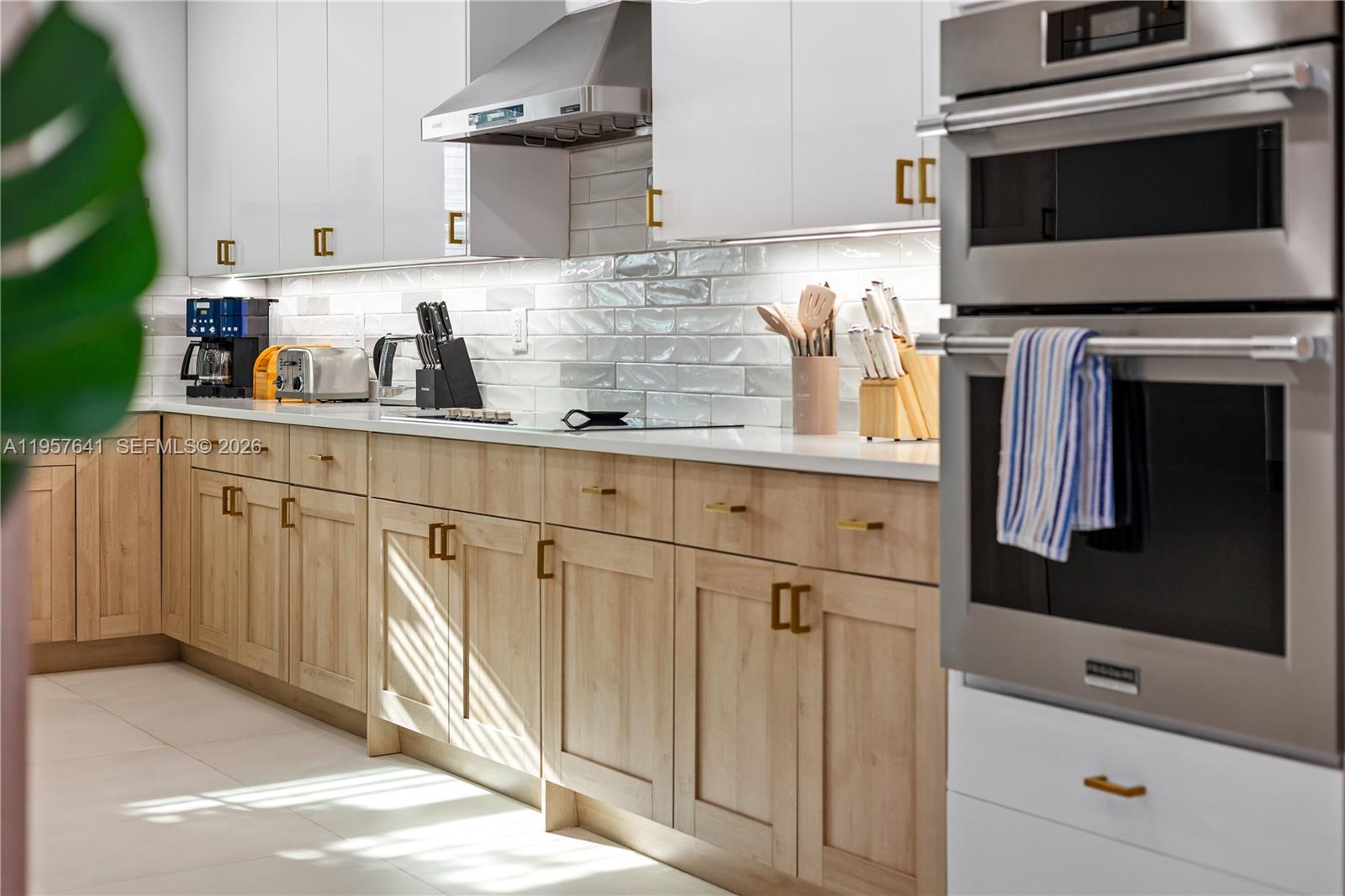 POMPANO SHORES - Residential