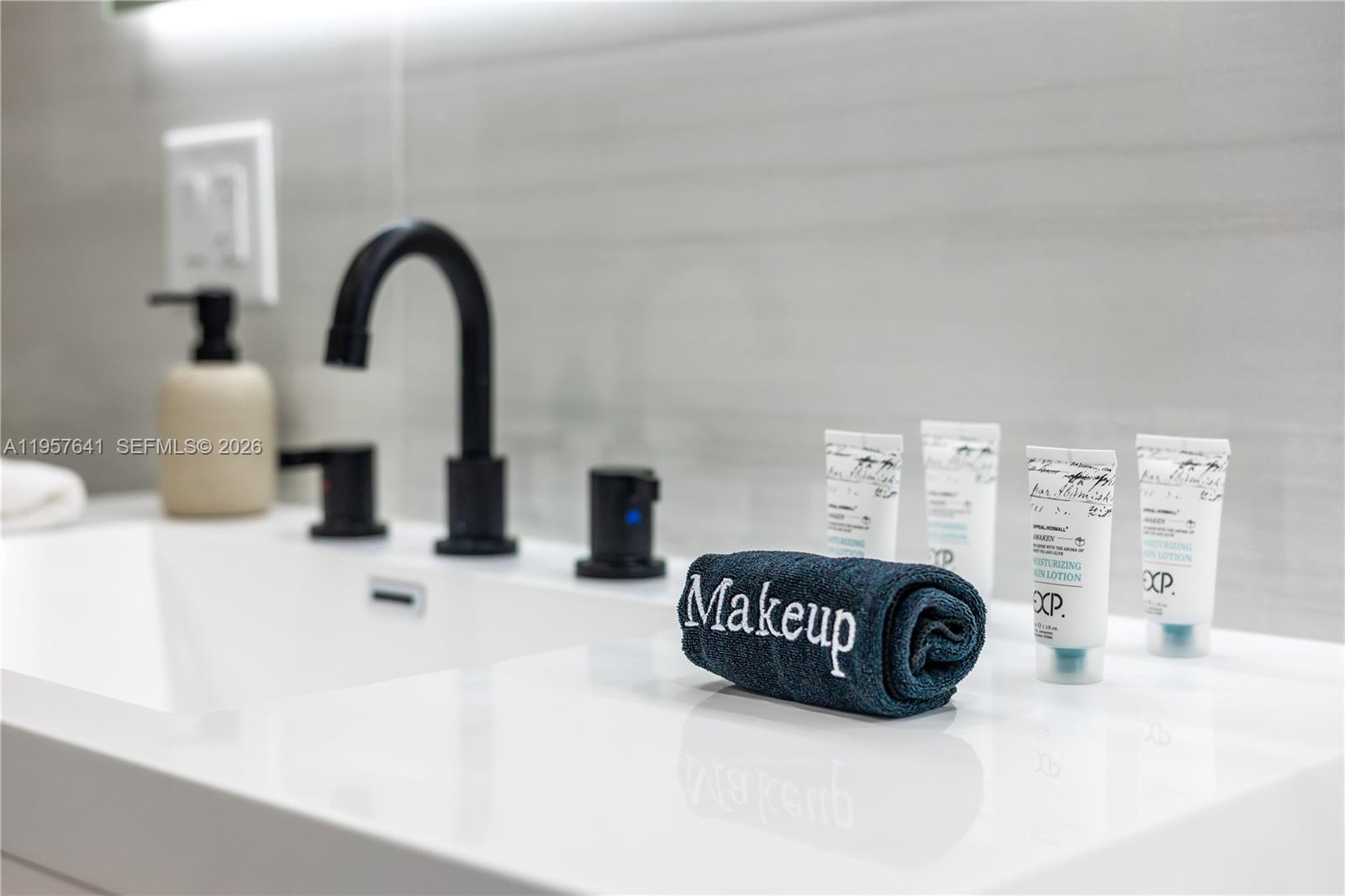 POMPANO SHORES - Residential